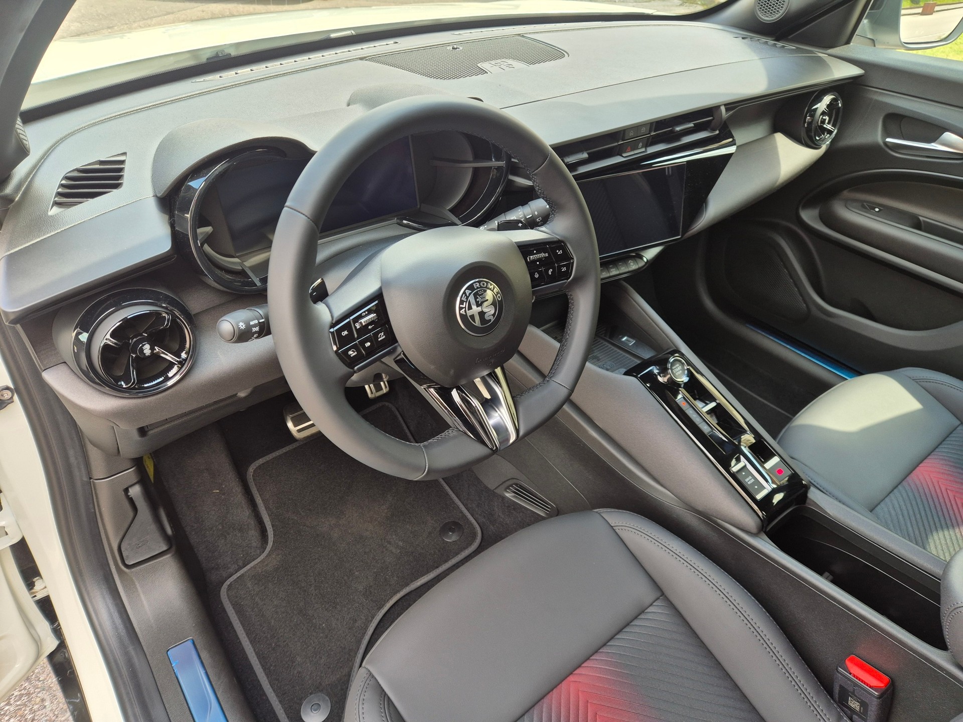 ALFA ROMEO Junior 1.2 48V Hybrid Q4-image-11