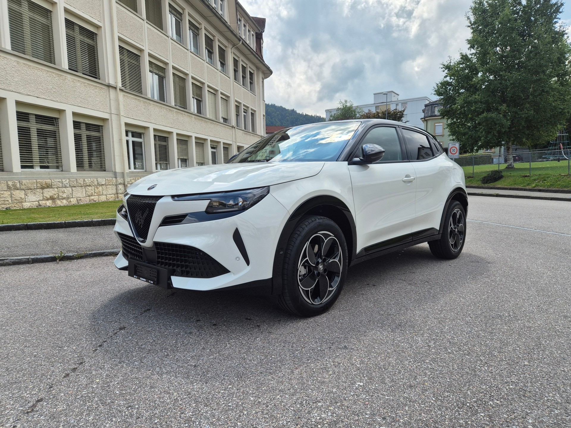 ALFA ROMEO Junior 1.2 48V Hybrid Q4-image-0