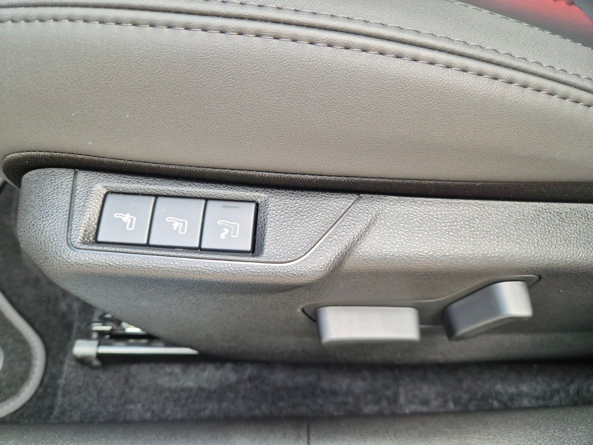 ALFA ROMEO Junior 1.2 48V Hybrid Q4-image-10