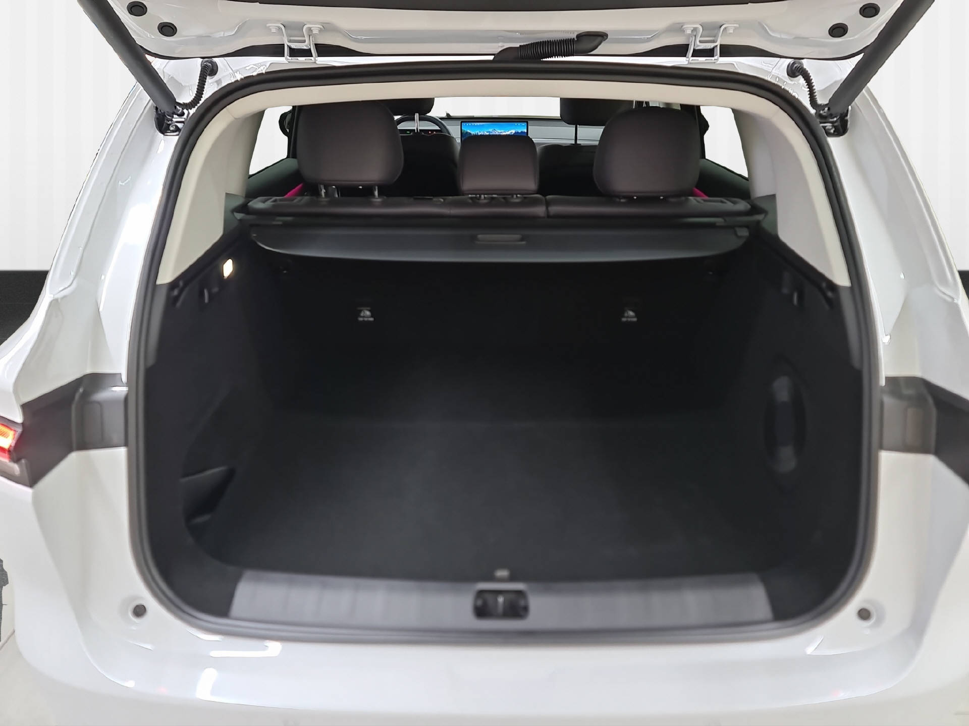 LEAPMOTOR C10 EV AWD 598 PS-image-11
