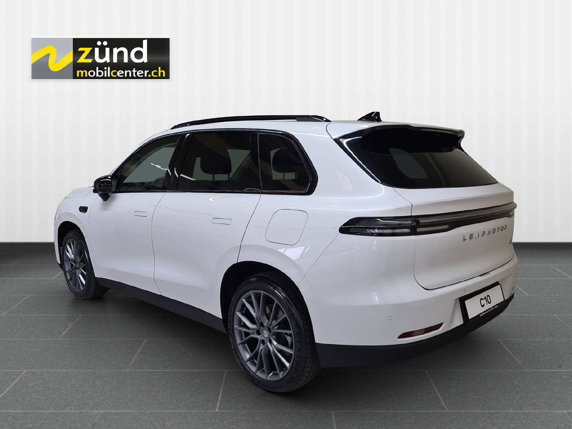 LEAPMOTOR C10 EV AWD 598 PS-image-2