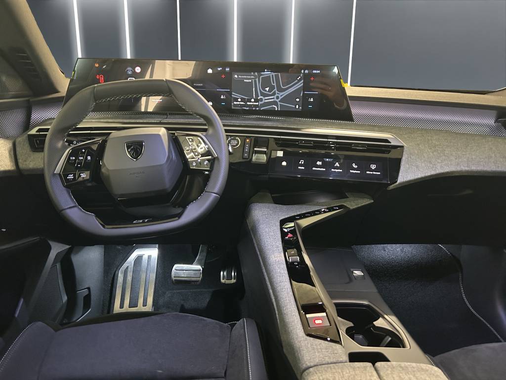 PEUGEOT 5008 145 Hybrid e-DCS6 GT-image-5