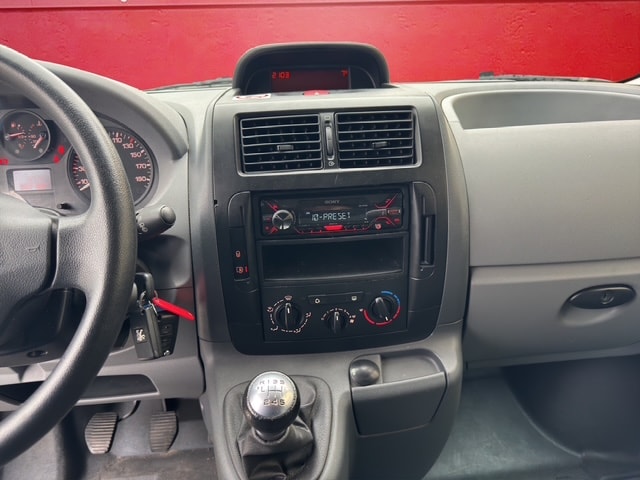 PEUGEOT Expert 2.0 HDi 229 L2H1-image-12