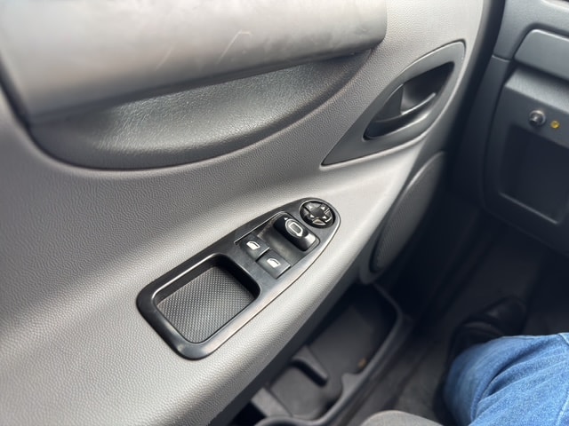 PEUGEOT Expert 2.0 HDi 229 L2H1-image-16