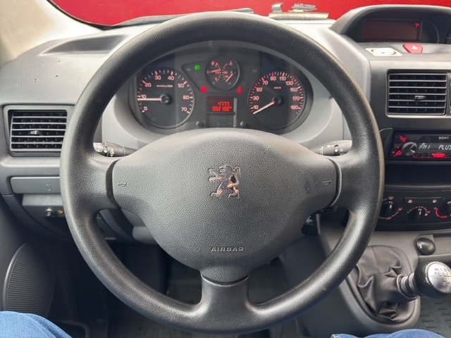 PEUGEOT Expert 2.0 HDi 229 L2H1-image-8