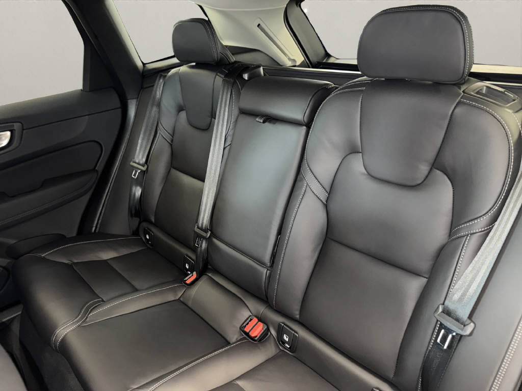 VOLVO XC60 2.0 T8 TE Ultra Dark eAWD-image-9