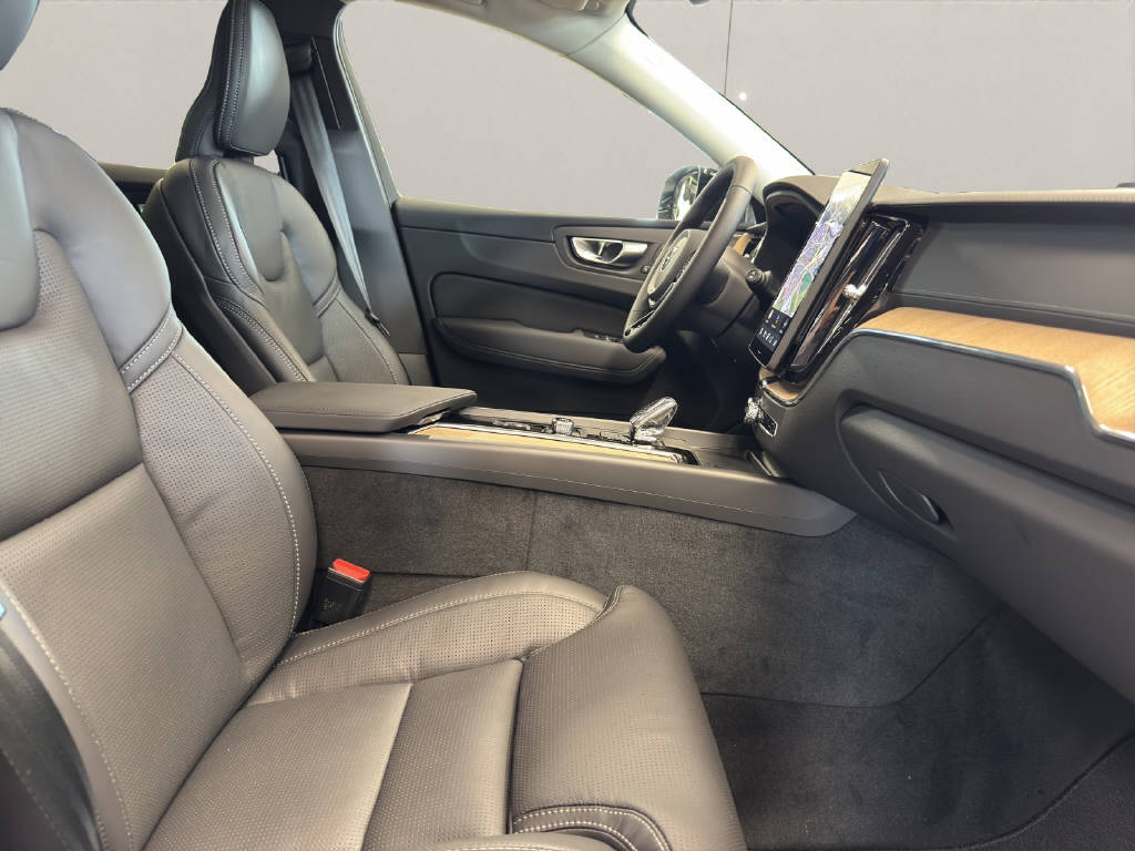 VOLVO XC60 2.0 T8 TE Ultra Dark eAWD-image-8