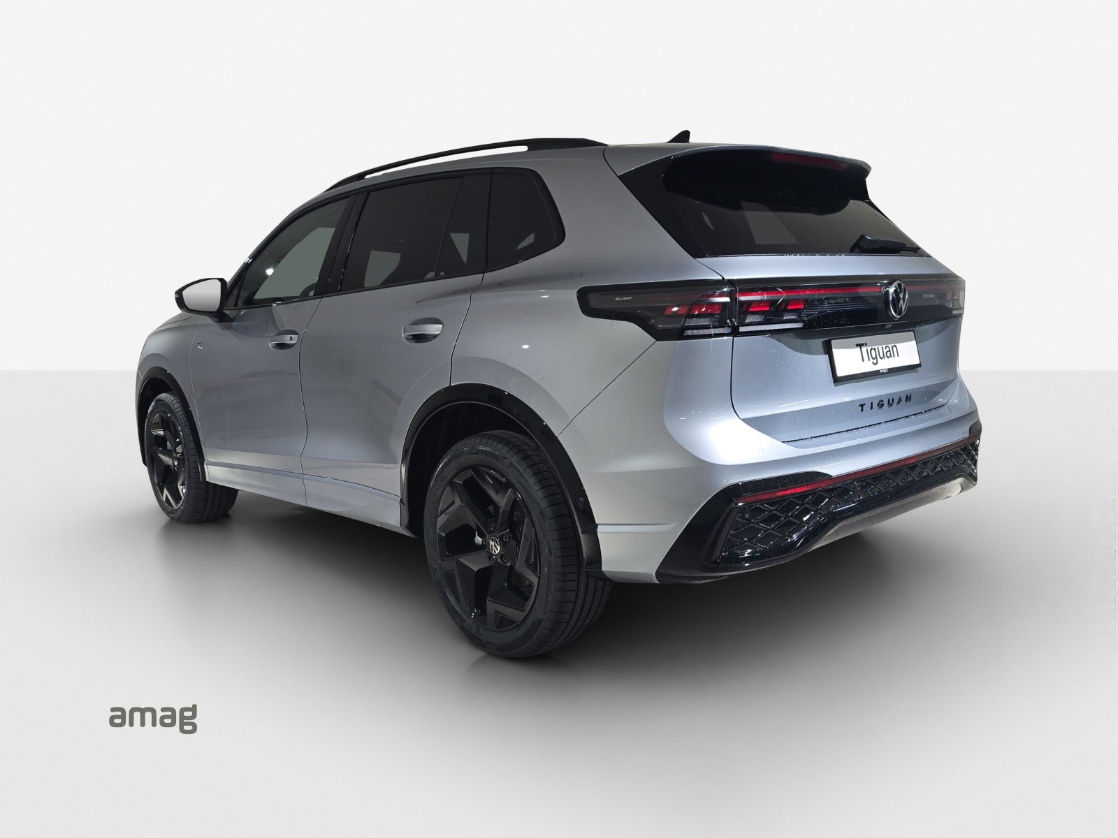 VW Tiguan 2.0 TSI DSG R-Line 4Motion-image-2