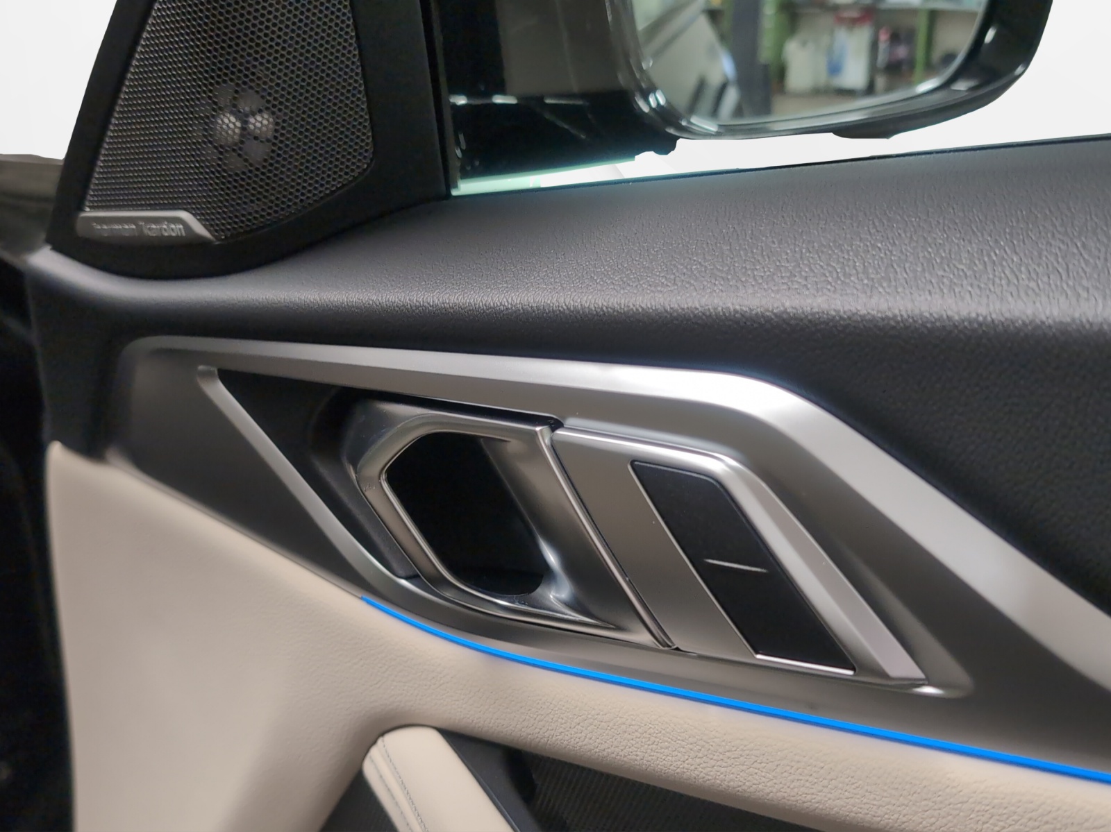 BMW i4 xDrive 40 M Sport Pro-image-17