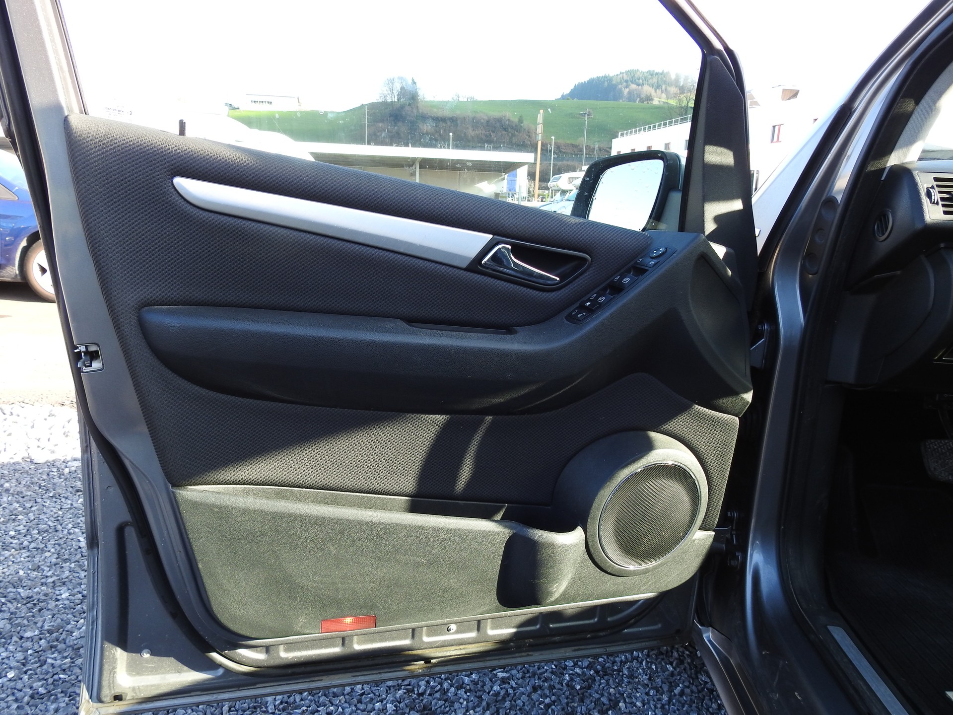 MERCEDES-BENZ A 180 Avantgarde Selection Autotronic-image-9