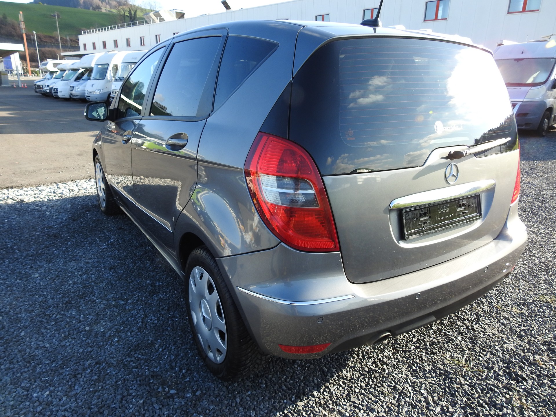 MERCEDES-BENZ A 180 Avantgarde Selection Autotronic-image-3