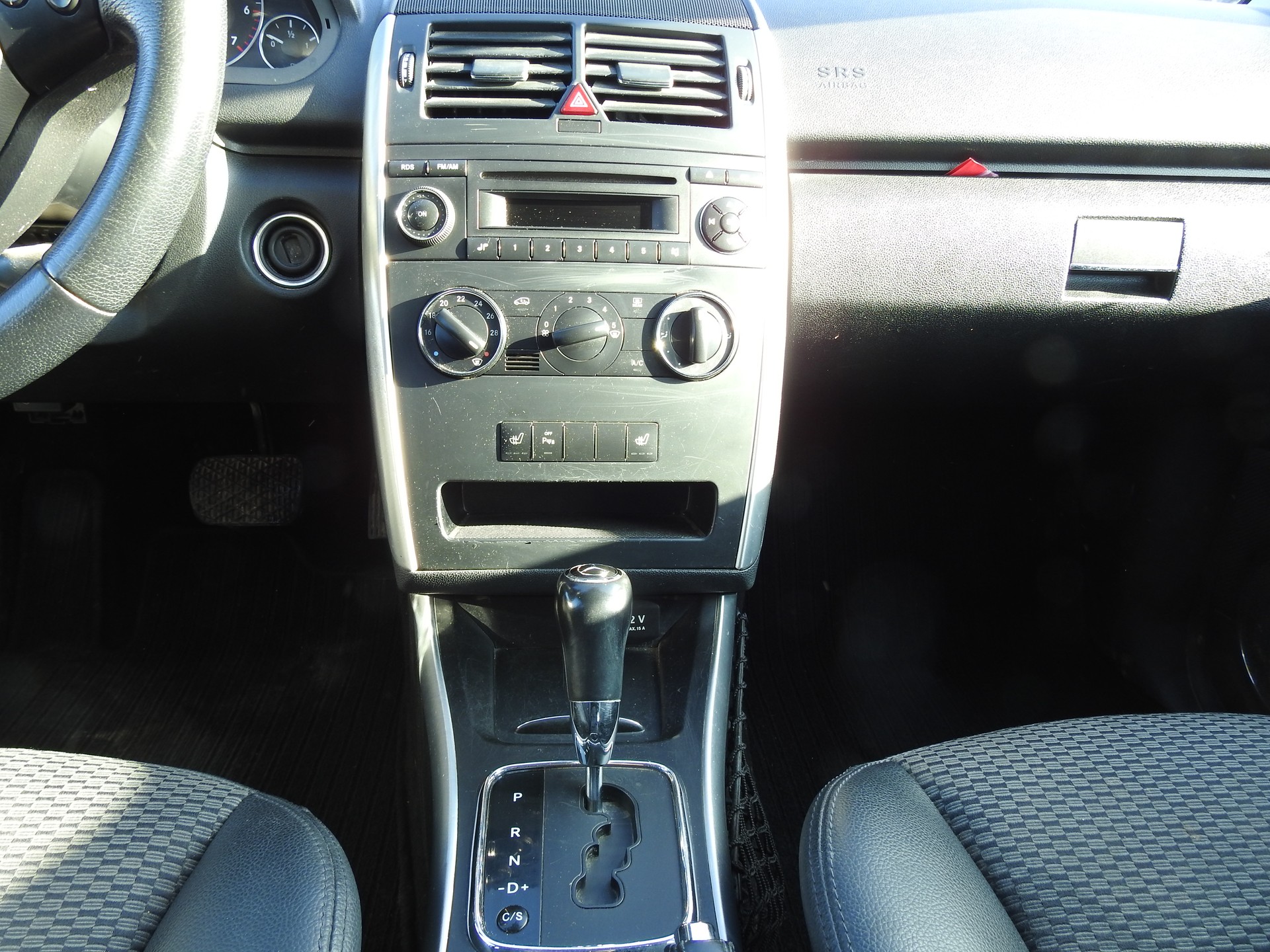 MERCEDES-BENZ A 180 Avantgarde Selection Autotronic-image-15