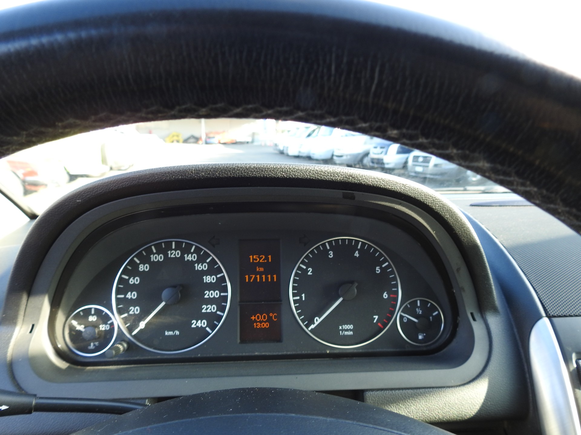 MERCEDES-BENZ A 180 Avantgarde Selection Autotronic-image-17