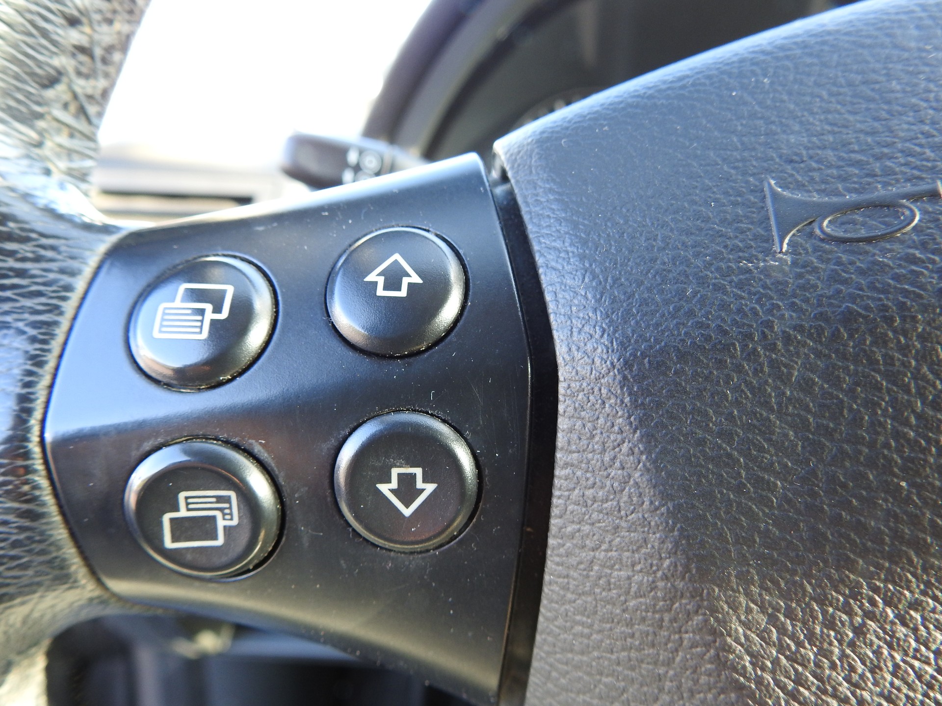 MERCEDES-BENZ A 180 Avantgarde Selection Autotronic-image-18