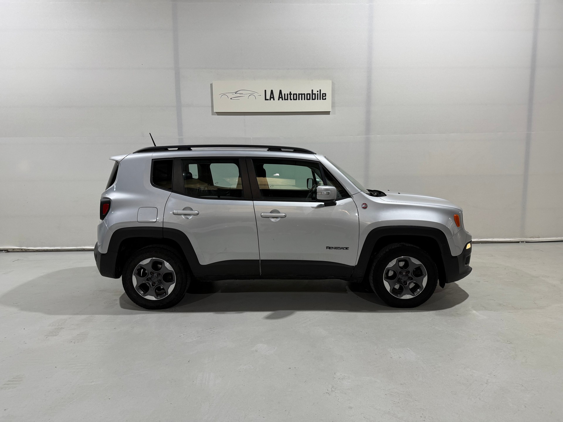 JEEP Renegade 2.0 CRD Longtitude Swiss Edition AWD-image-6