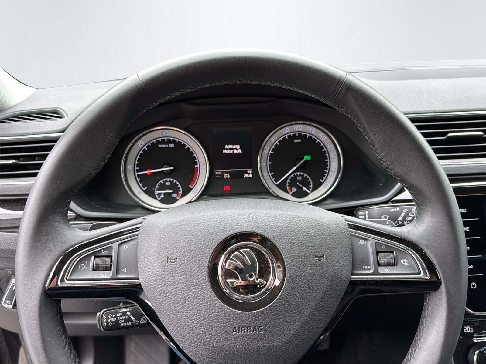 SKODA Superb Combi 2.0 TDI 190 L & K 4x4 DSG-image-10