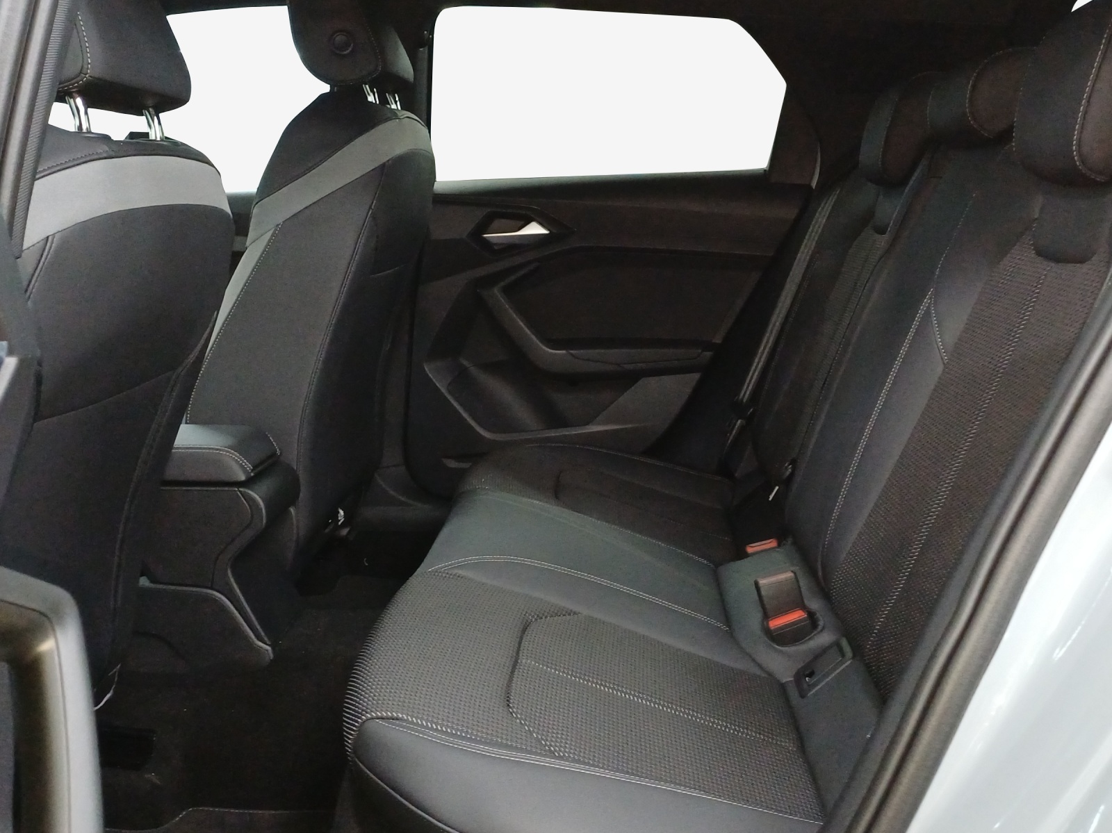 AUDI A1 allstreet 30 TFSI Attraction S-tronic-image-11