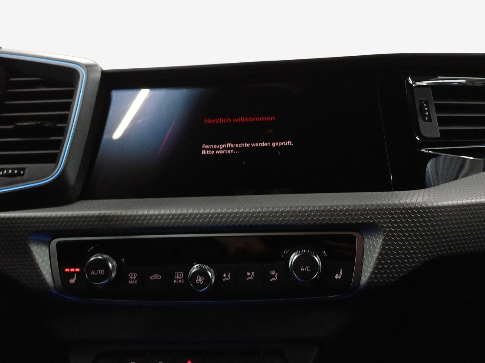 AUDI A1 allstreet 30 TFSI Attraction S-tronic-image-10