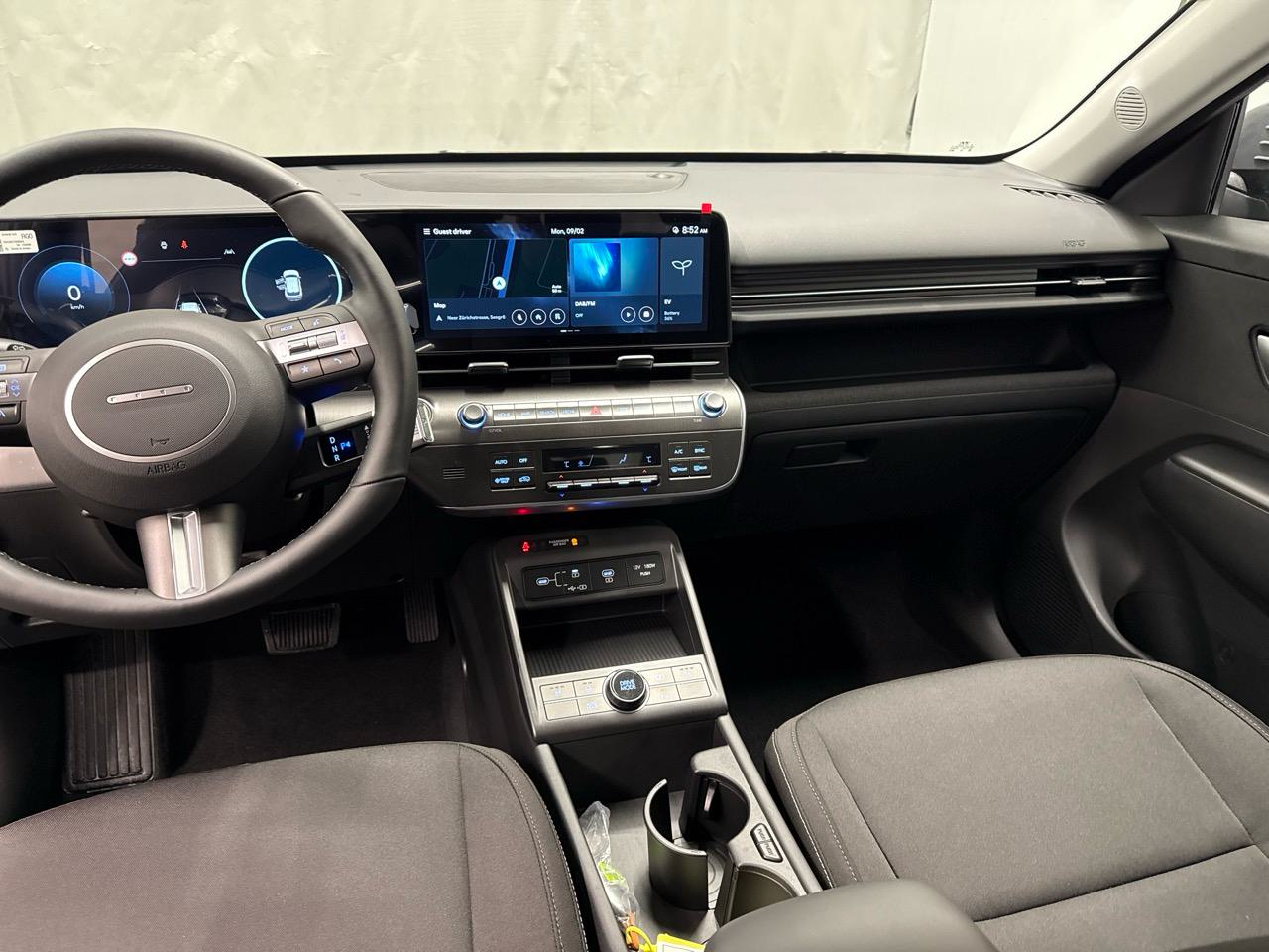 HYUNDAI Kona EV 65.4 kWh Black Line-image-4