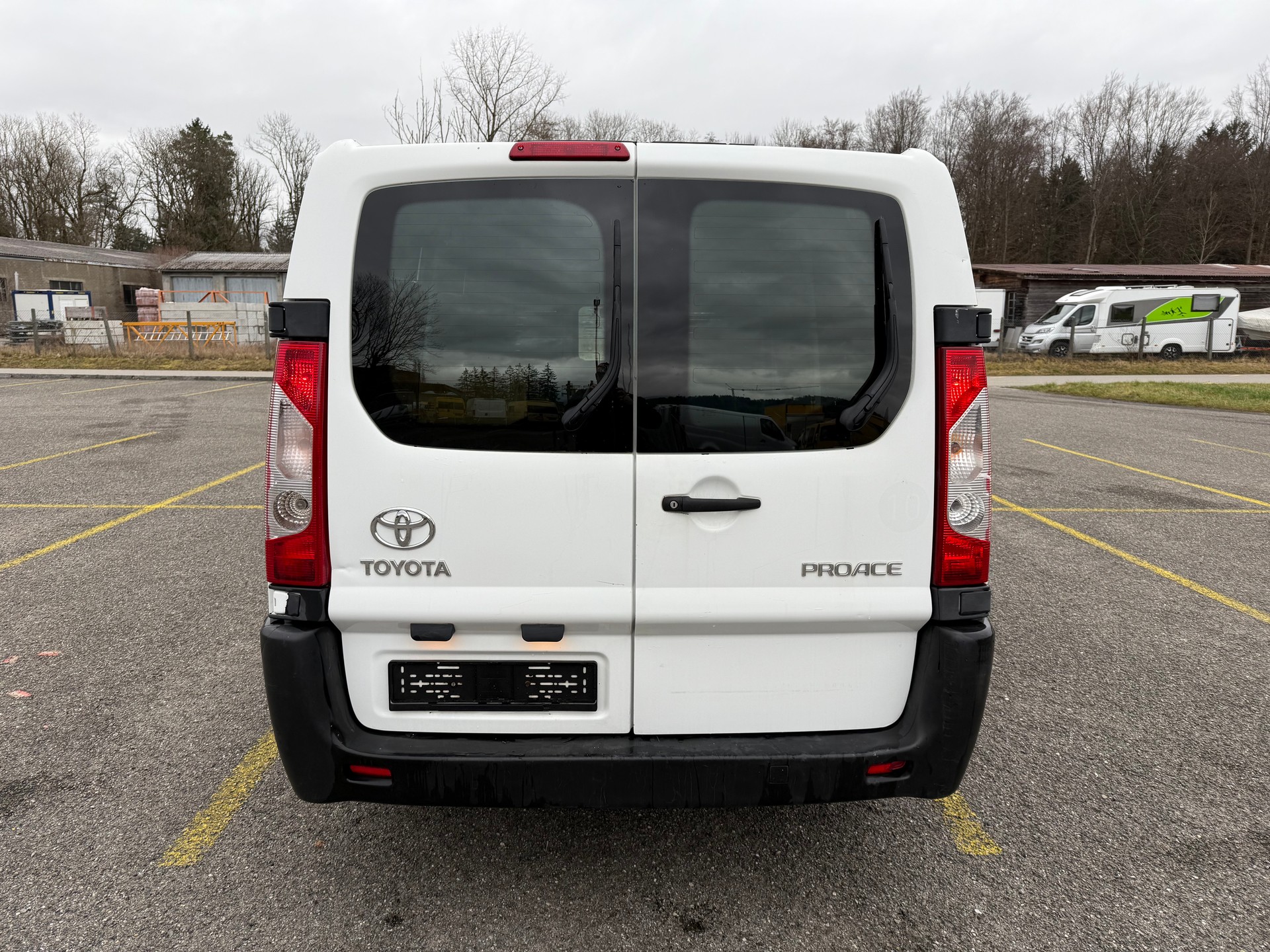 TOYOTA Proace 2.0D Glass Van Terra L2H1-image-4