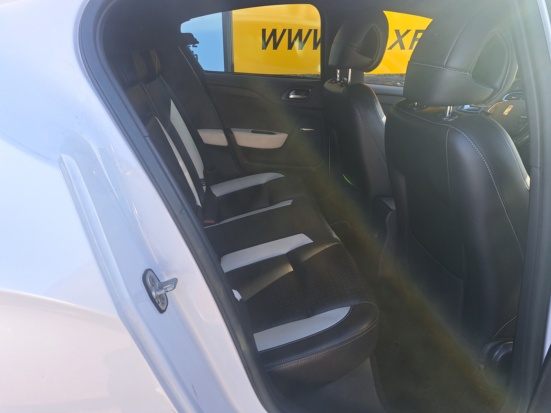 CITROEN C4 DS 4 2.0 HDi Paris rendez-vous Automatic-image-7