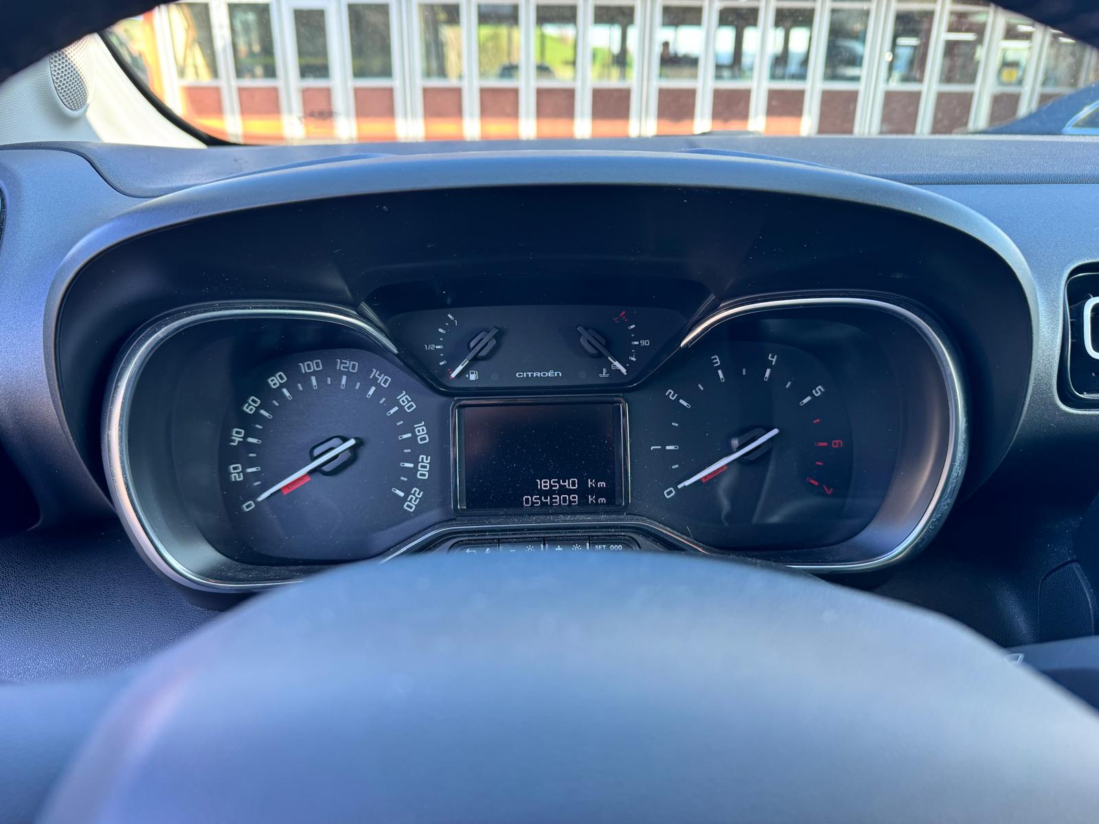 CITROEN C3 Aircross 1.2i PureTech Shine EAT-image-16