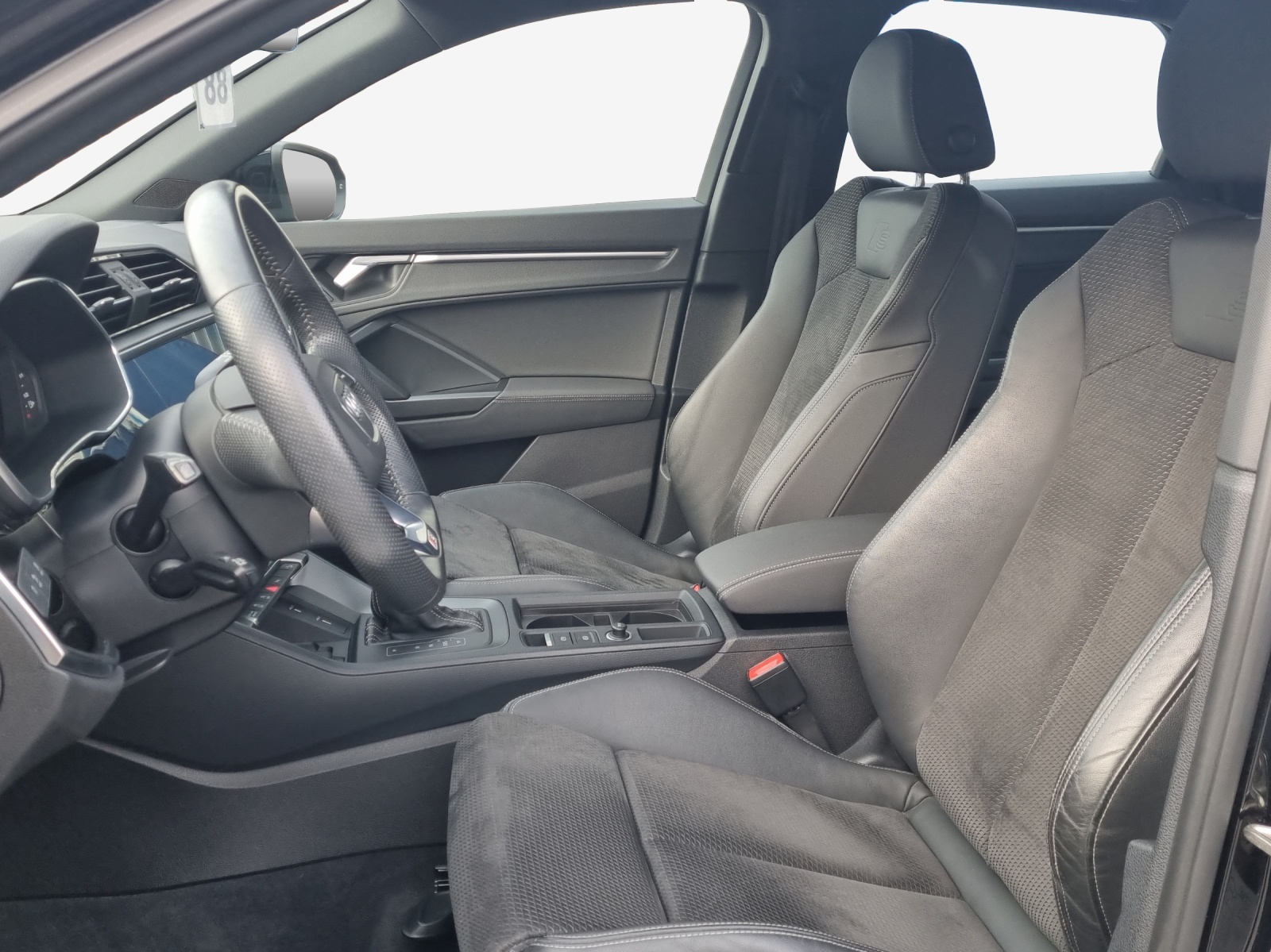 AUDI Q3 Sportback 40 TFSI S line quattro S-tronic-image-7