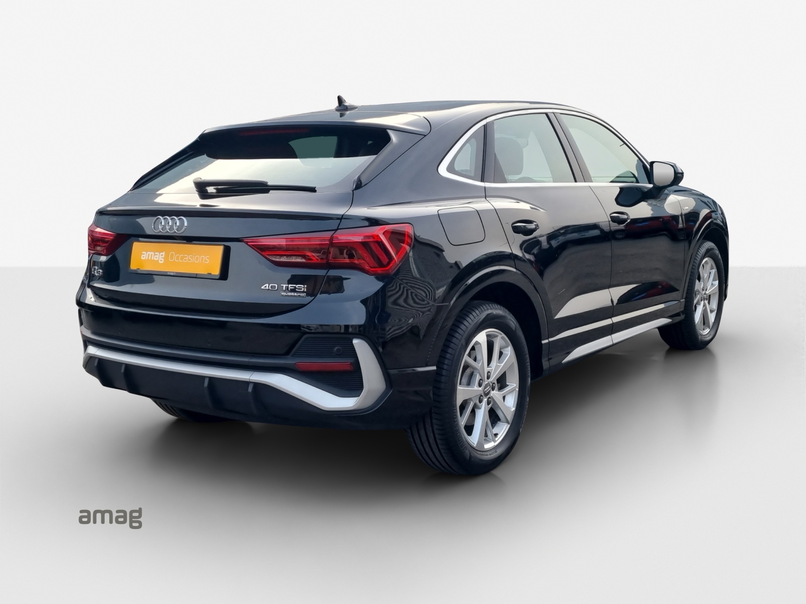 AUDI Q3 Sportback 40 TFSI S line quattro S-tronic-image-4