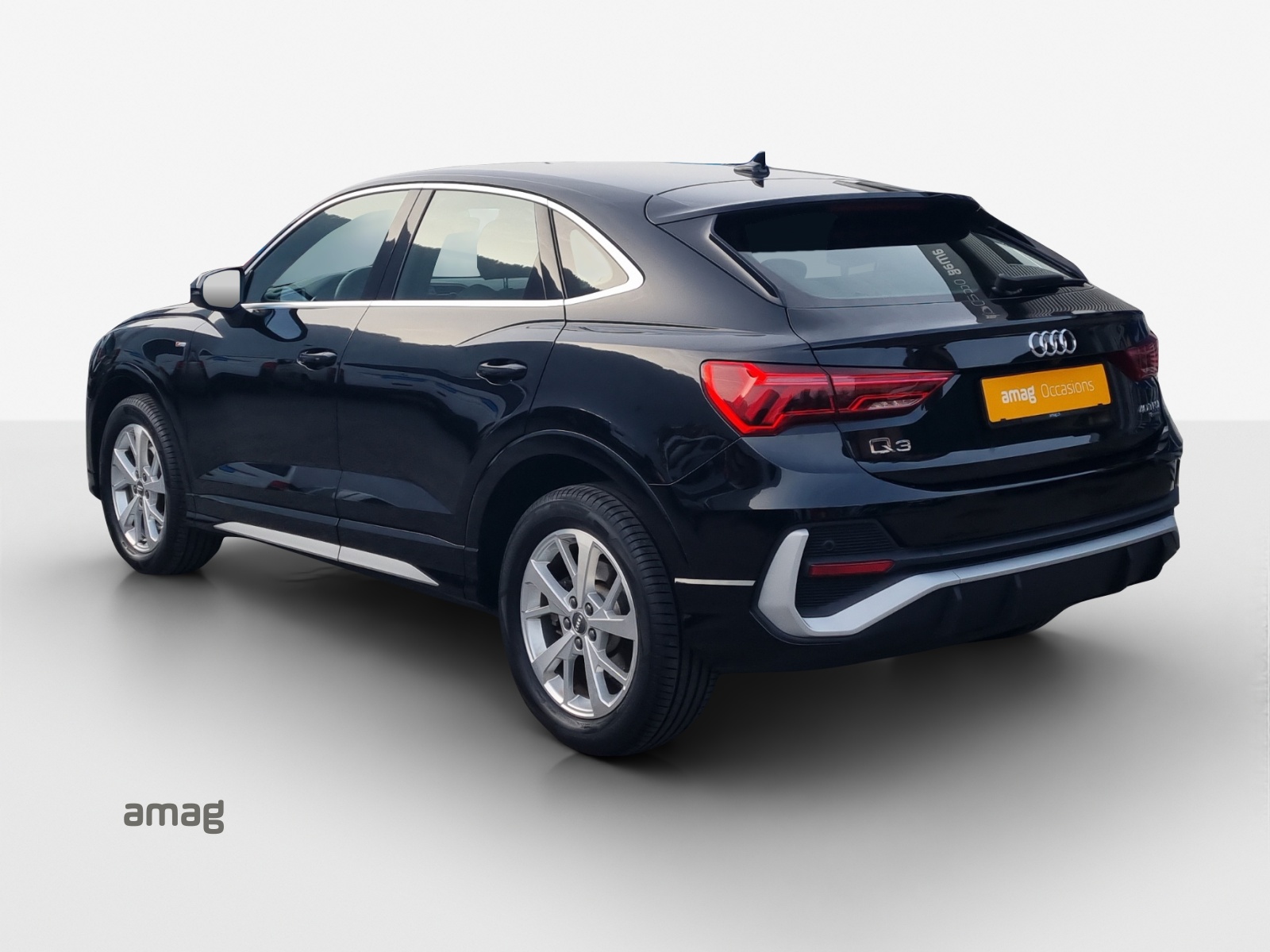 AUDI Q3 Sportback 40 TFSI S line quattro S-tronic-image-2