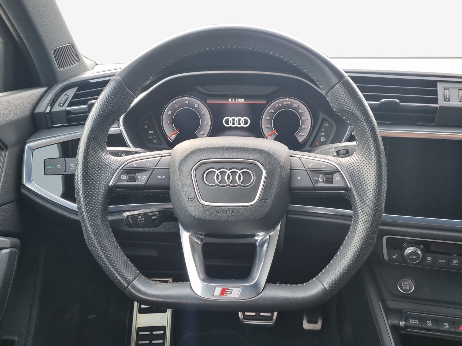 AUDI Q3 Sportback 40 TFSI S line quattro S-tronic-image-9