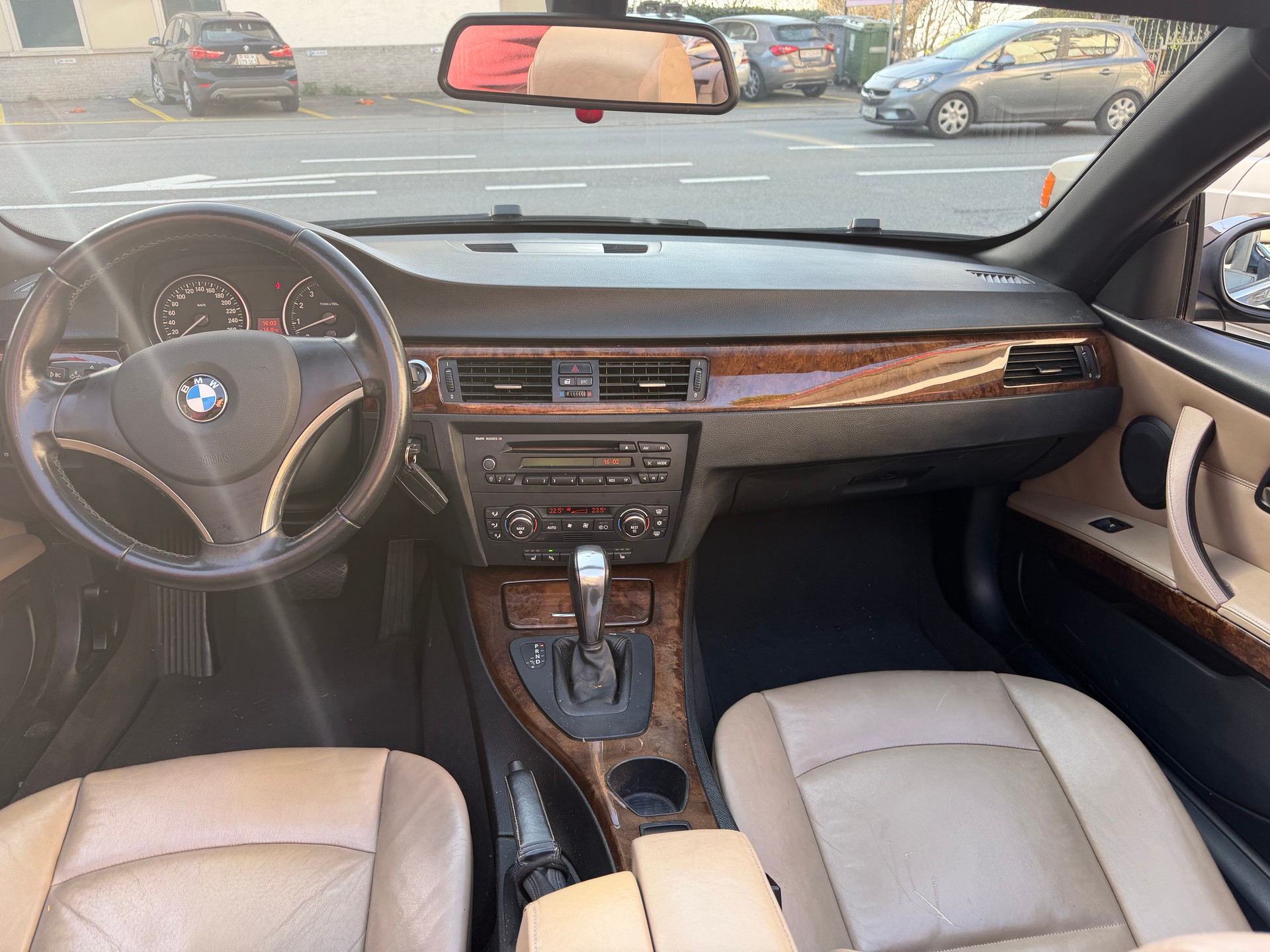 BMW 330i Cabriolet Steptronic-image-5