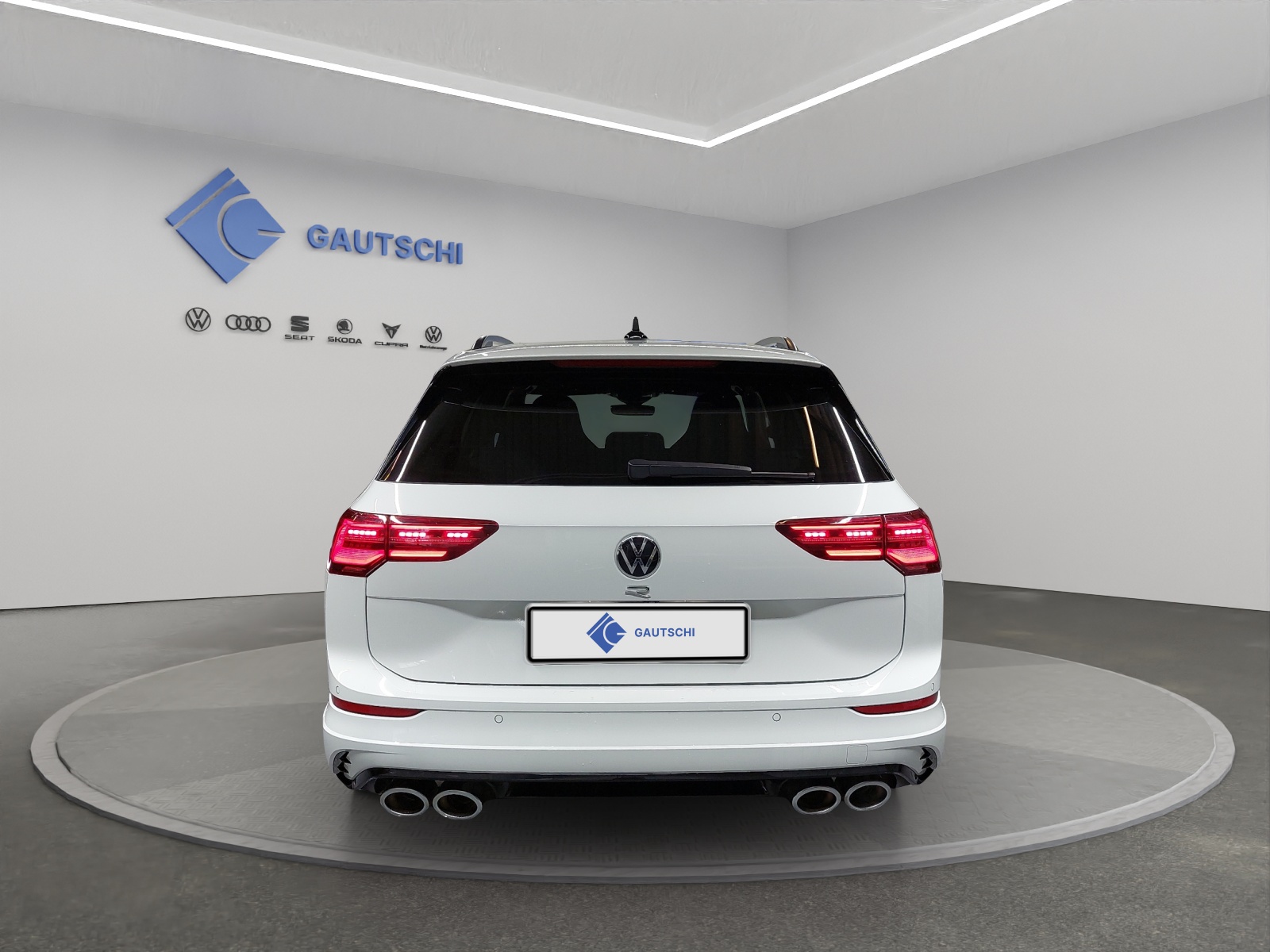 VW Golf Variant 2.0 TSI R DSG 4Motion-image-3