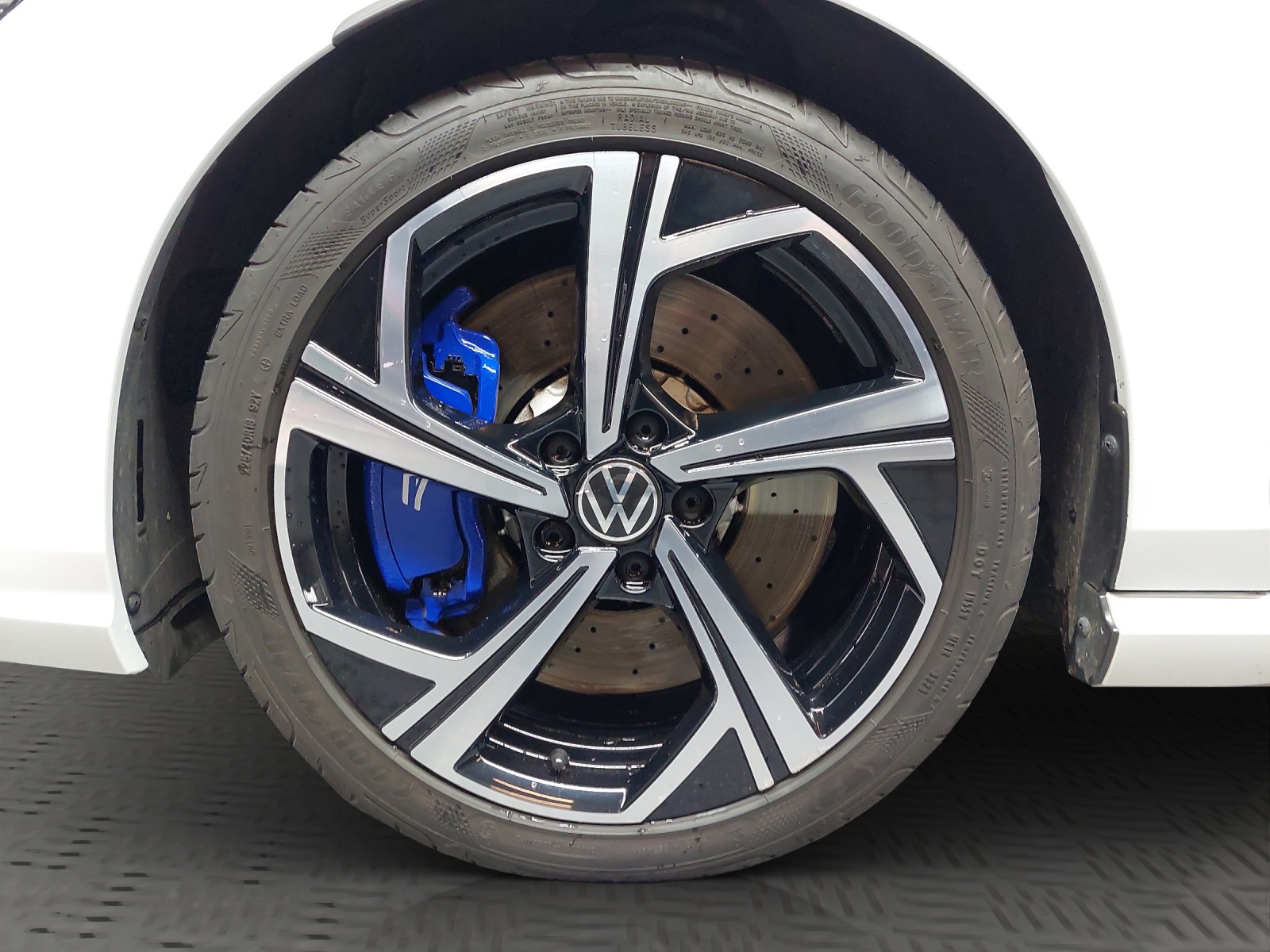 VW Golf Variant 2.0 TSI R DSG 4Motion-image-11
