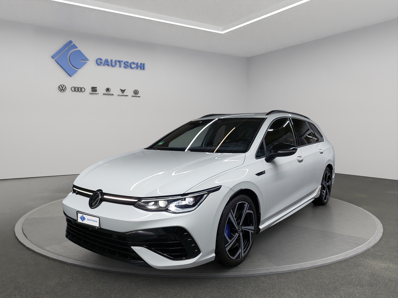 VW Golf Variant 2.0 TSI R DSG 4Motion-image-0