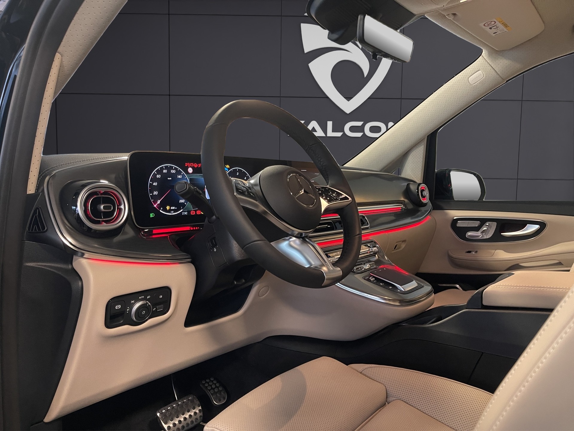 MERCEDES-BENZ V 300 d Extra-Lang 4matic Exclusive FALCON LOCARNO V.I.P-image-15