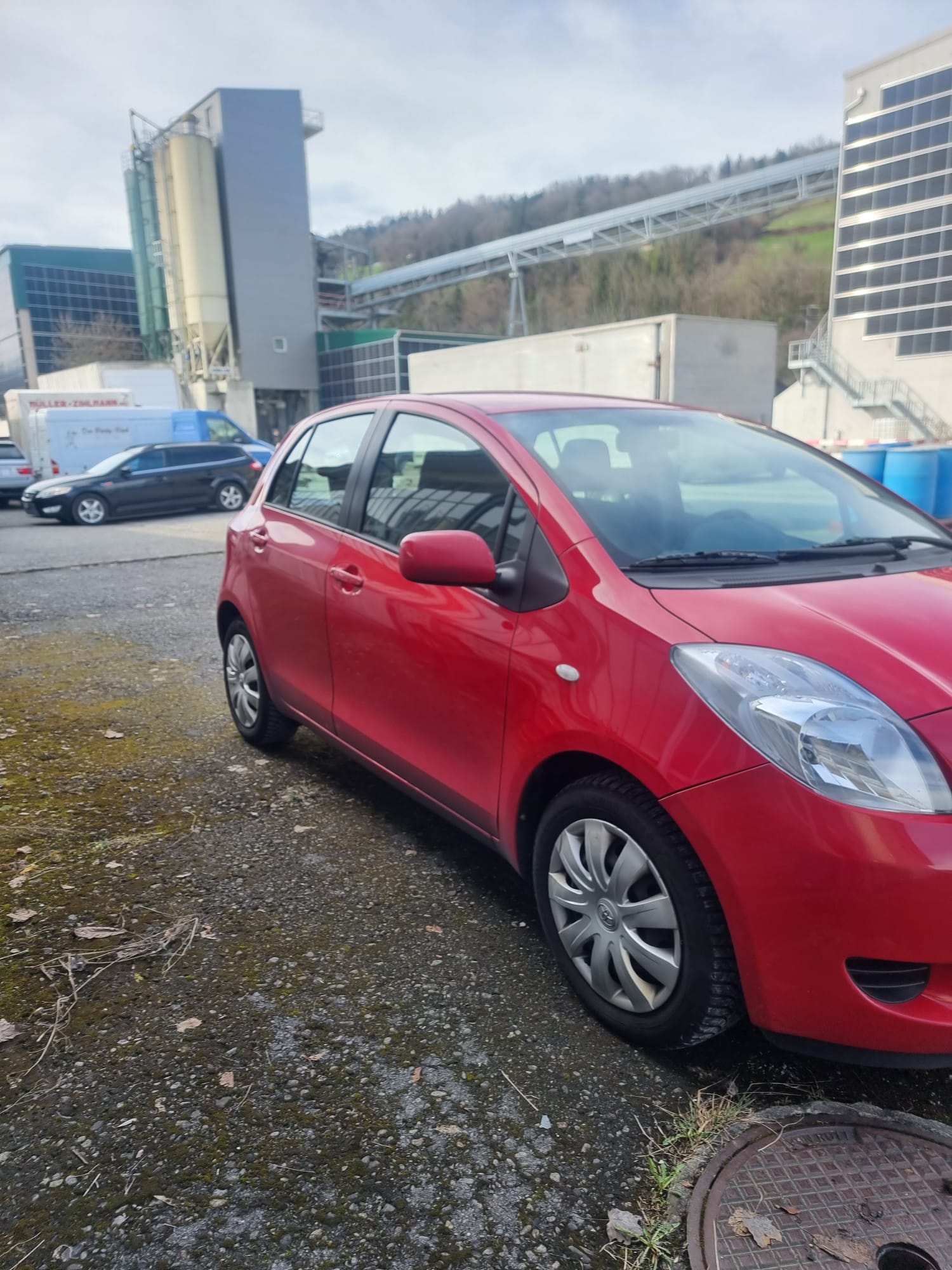 TOYOTA Yaris 1.3 Linea Sol-image-1