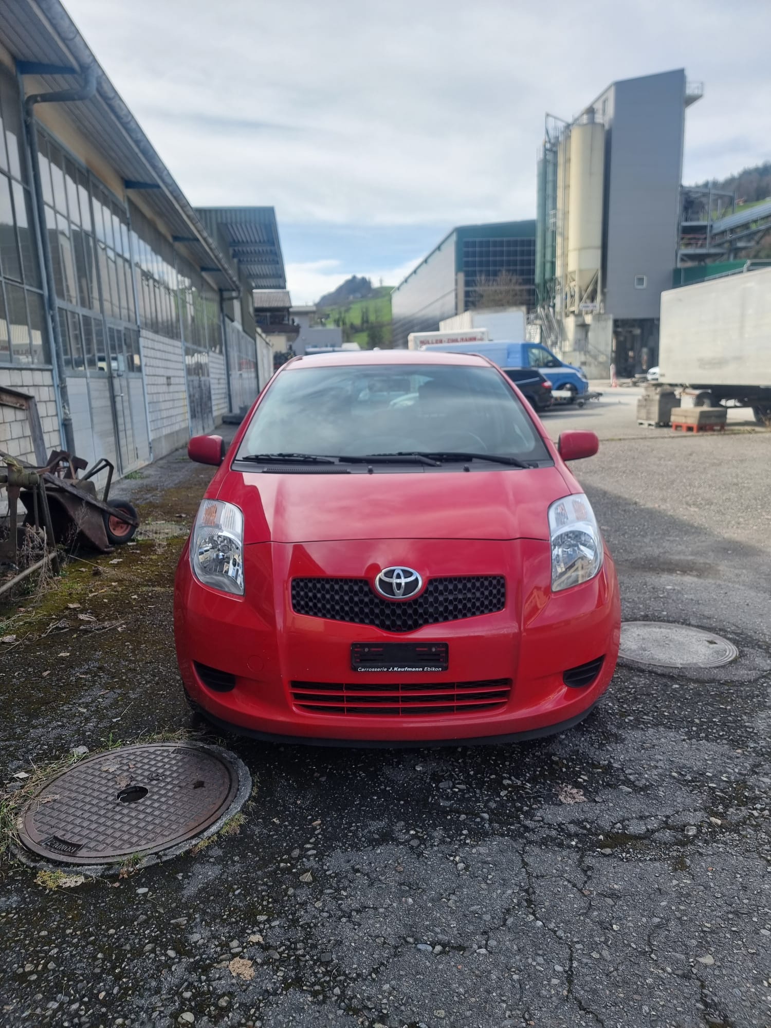 TOYOTA Yaris 1.3 Linea Sol-image-0