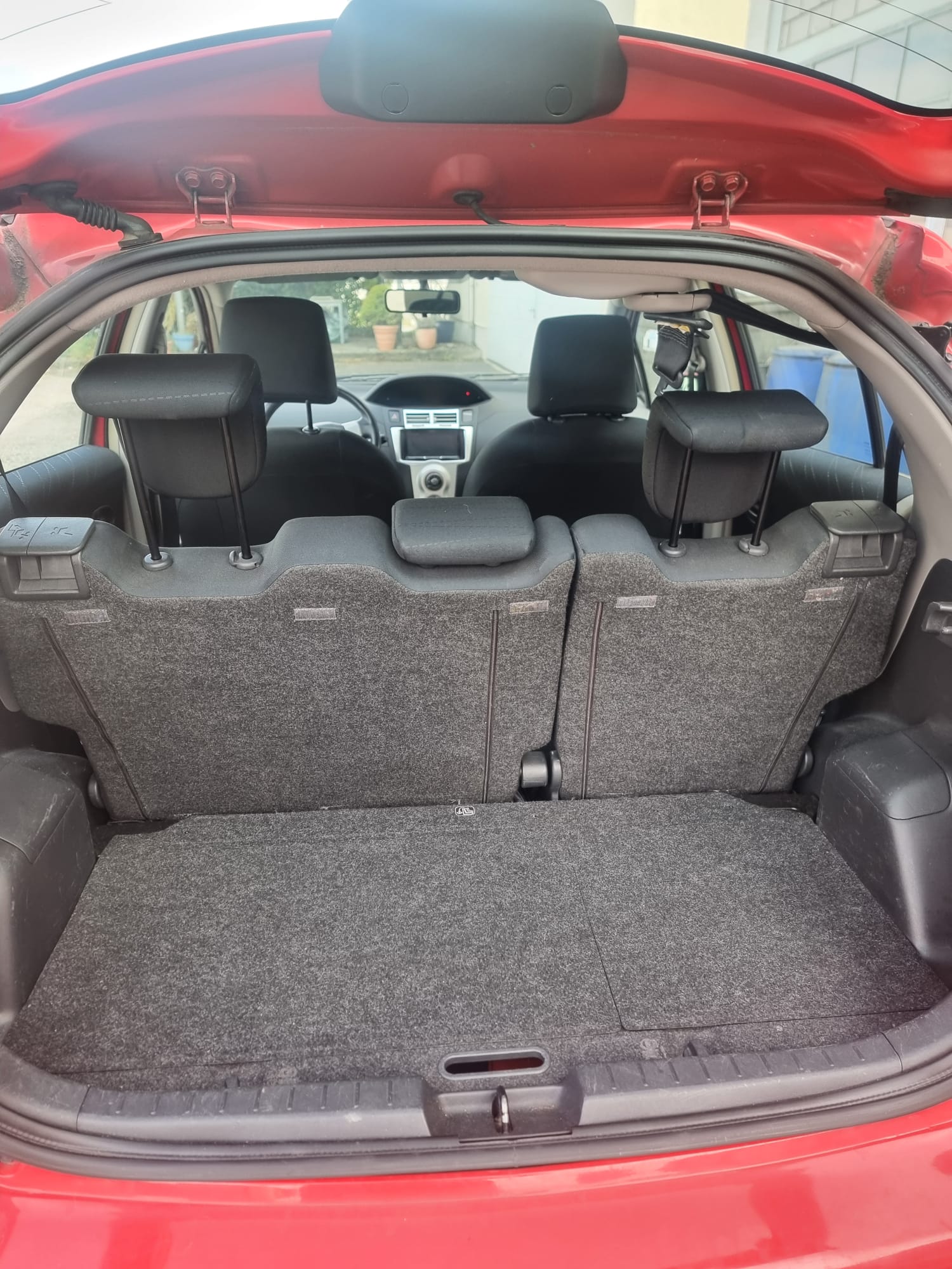 TOYOTA Yaris 1.3 Linea Sol-image-9