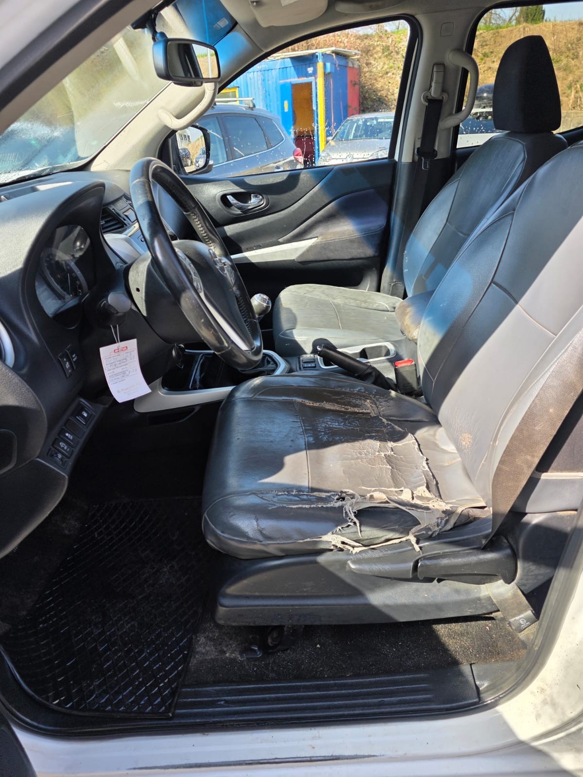 NISSAN Navara Double Cab N-Connecta 2.3 dCi 4WD Automatic-image-3
