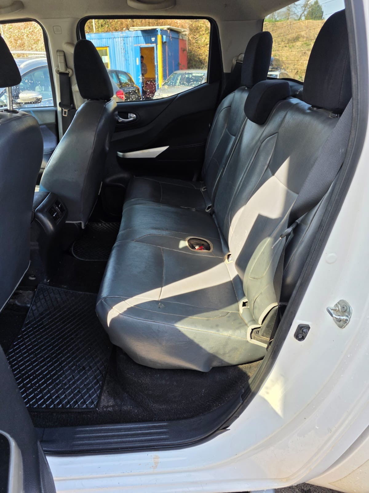 NISSAN Navara Double Cab N-Connecta 2.3 dCi 4WD Automatic-image-5