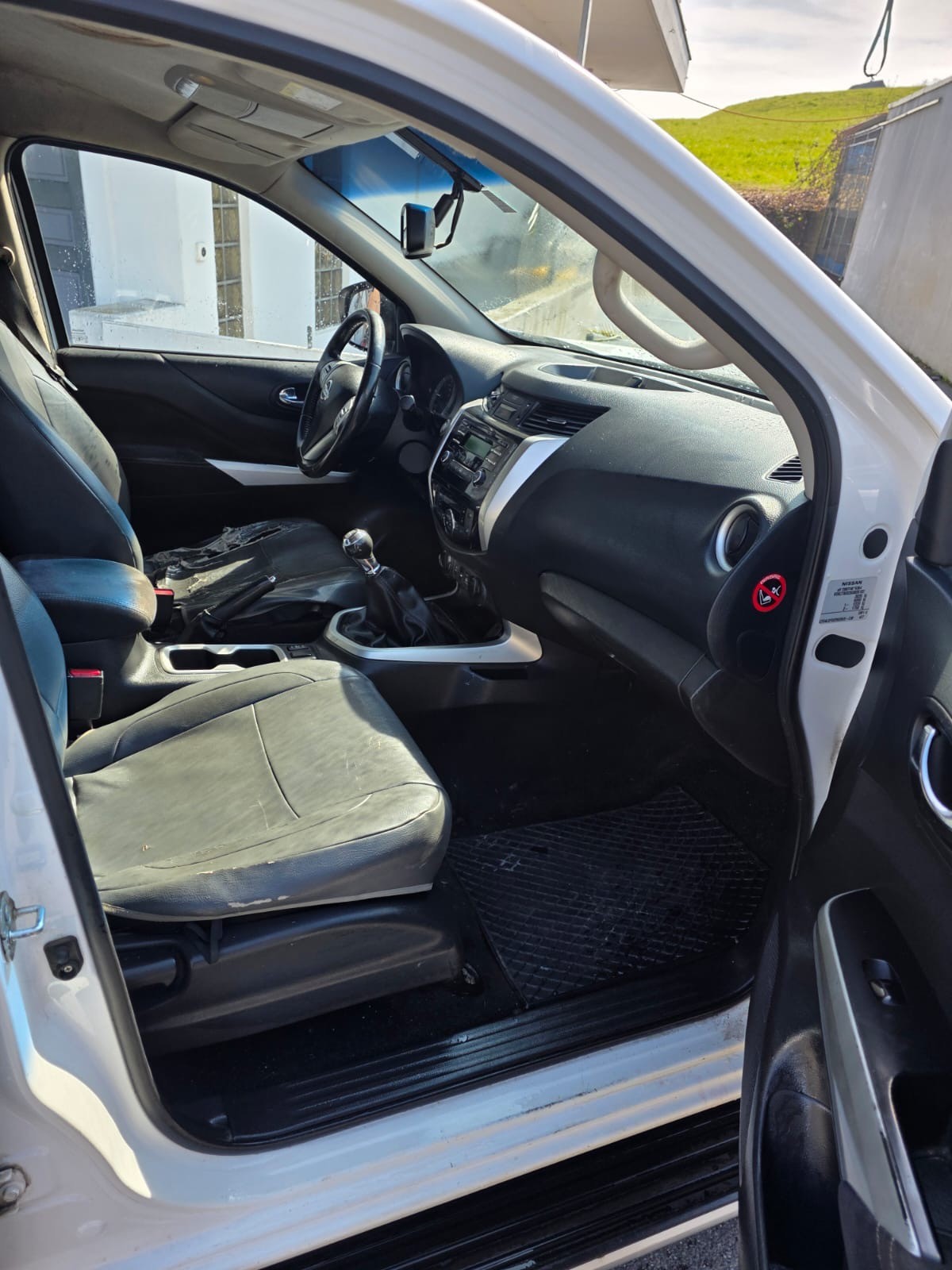 NISSAN Navara Double Cab N-Connecta 2.3 dCi 4WD Automatic-image-11