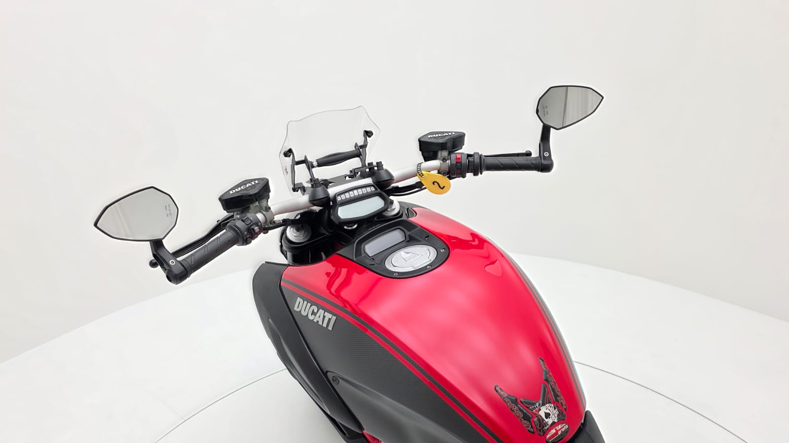 DUCATI Diavel 1200 Carbon-image-8