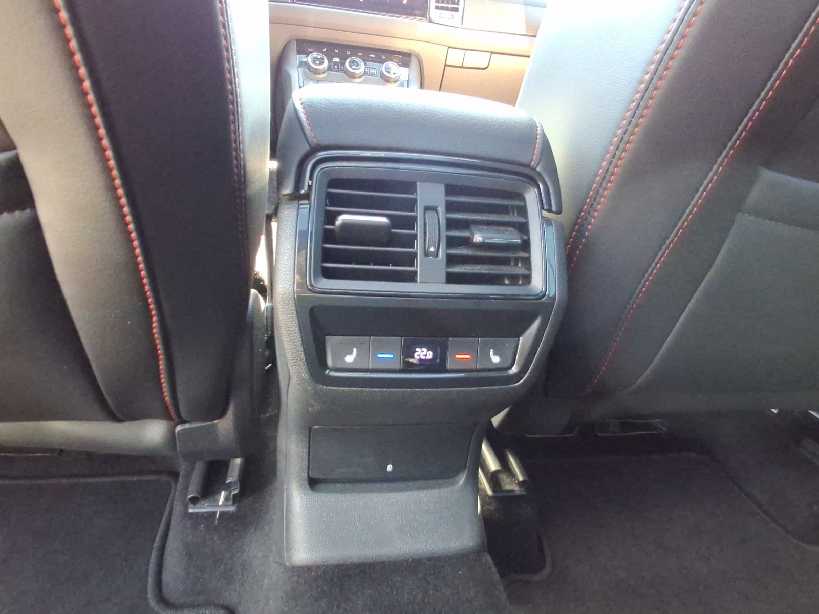 SKODA Kodiaq 2.0 Bi-TDI SCR RS 4x4 DSG-image-13