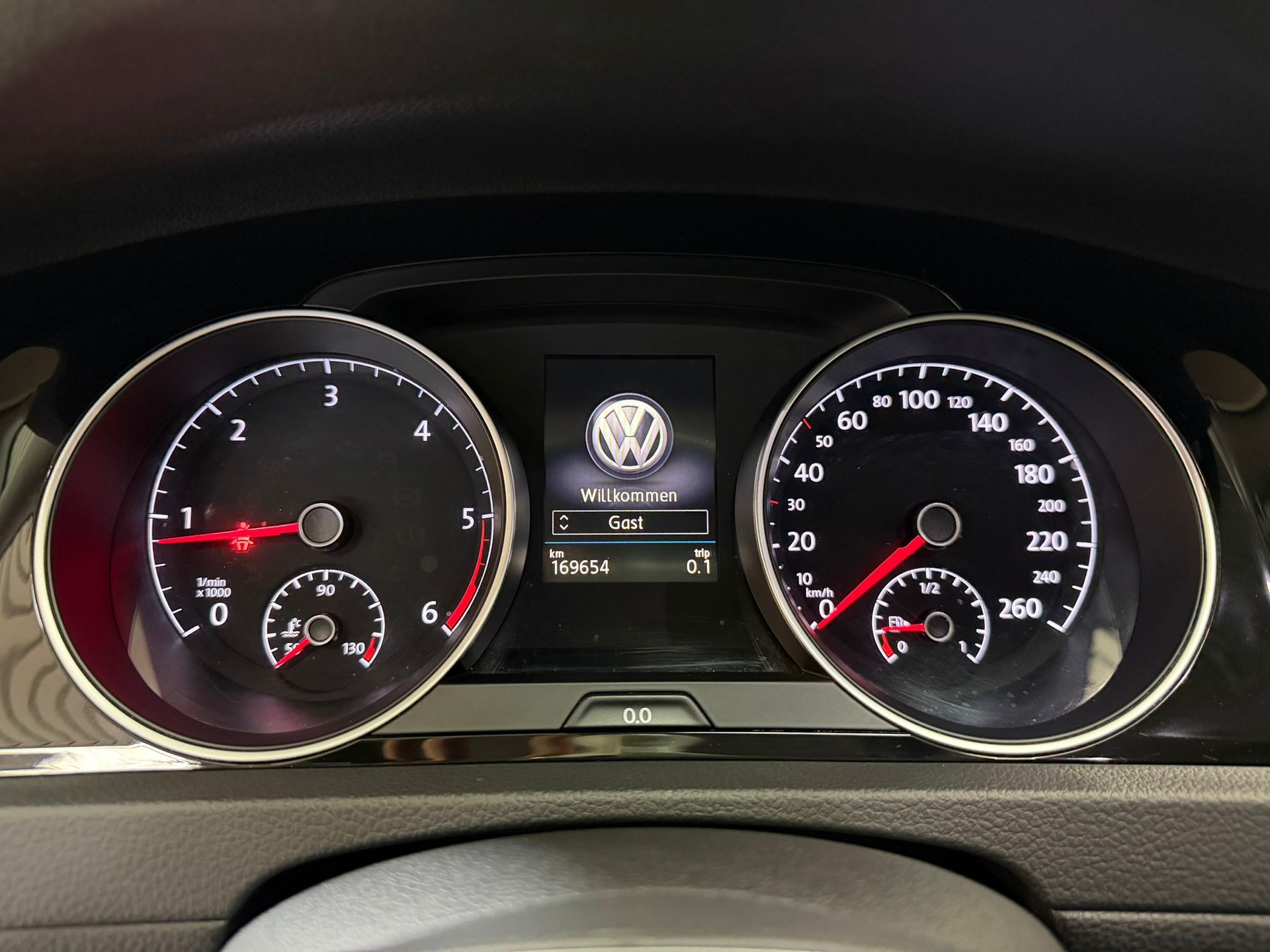 VW Golf 2.0 TDI Highline 4Motion DSG-image-10