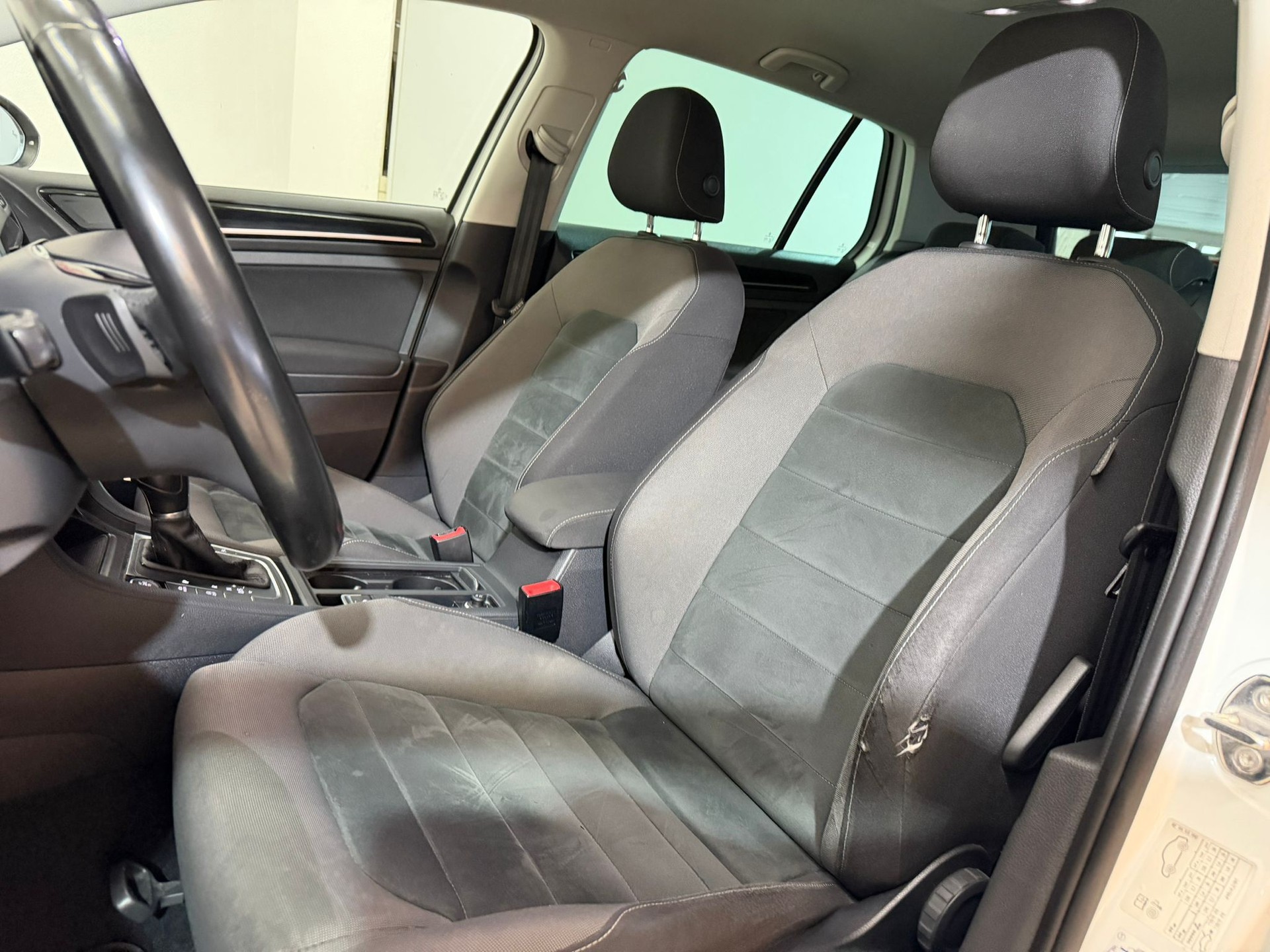 VW Golf 2.0 TDI Highline 4Motion DSG-image-8