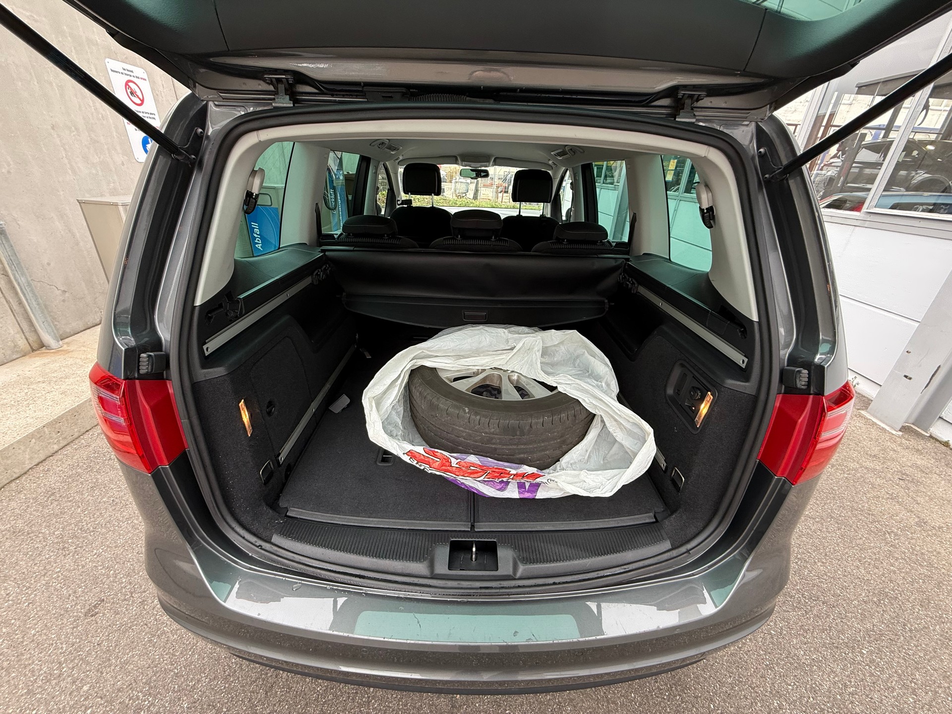 SEAT Alhambra 2.0 TDI Style DSG *1.st Erster Hand CH 7 Plätzer *Automat *Tempomat *Klimaautomat v+h *Start/Stop *Einparkhilfe-image-5