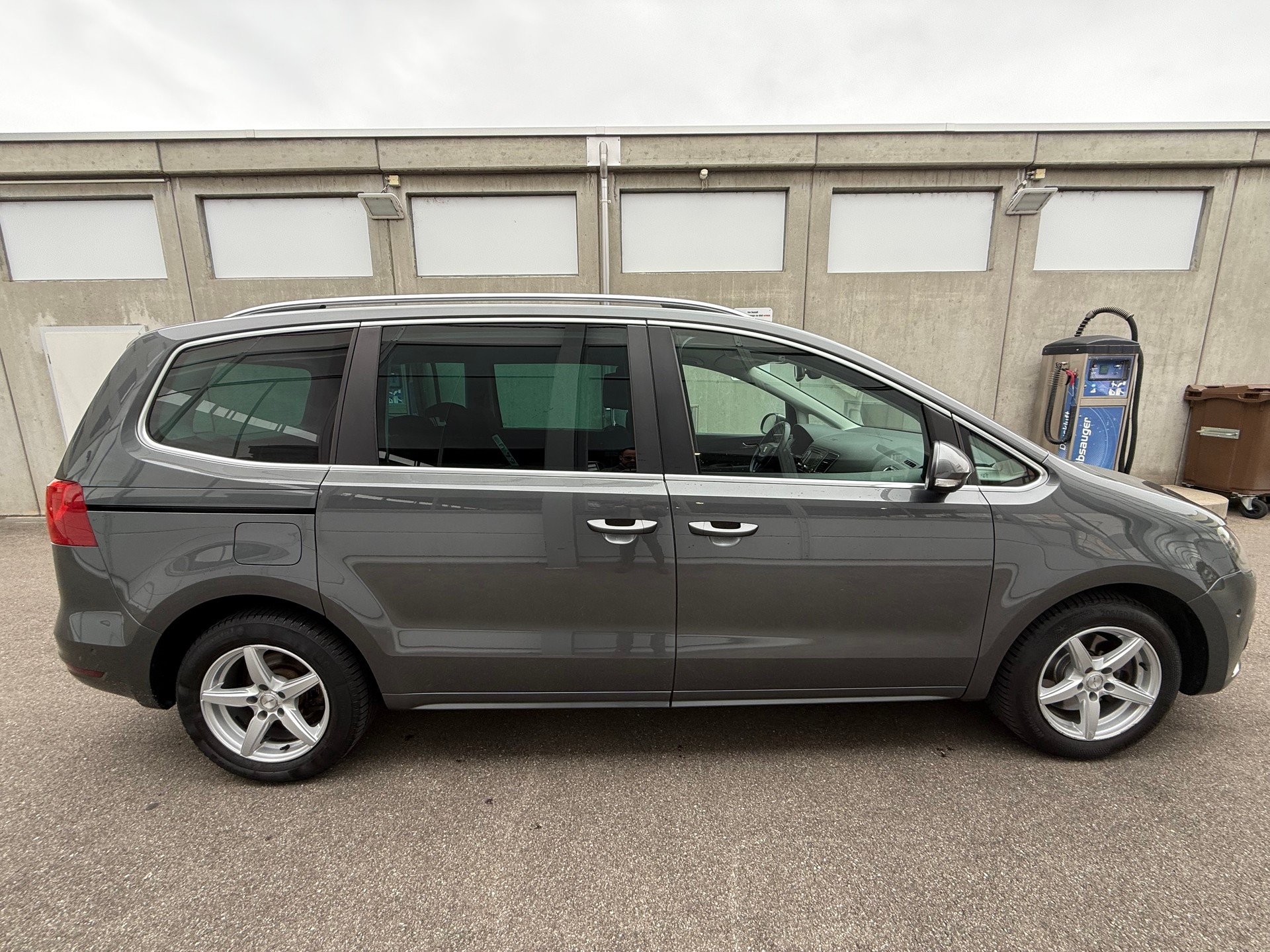 SEAT Alhambra 2.0 TDI Style DSG *1.st Erster Hand CH 7 Plätzer *Automat *Tempomat *Klimaautomat v+h *Start/Stop *Einparkhilfe-image-2