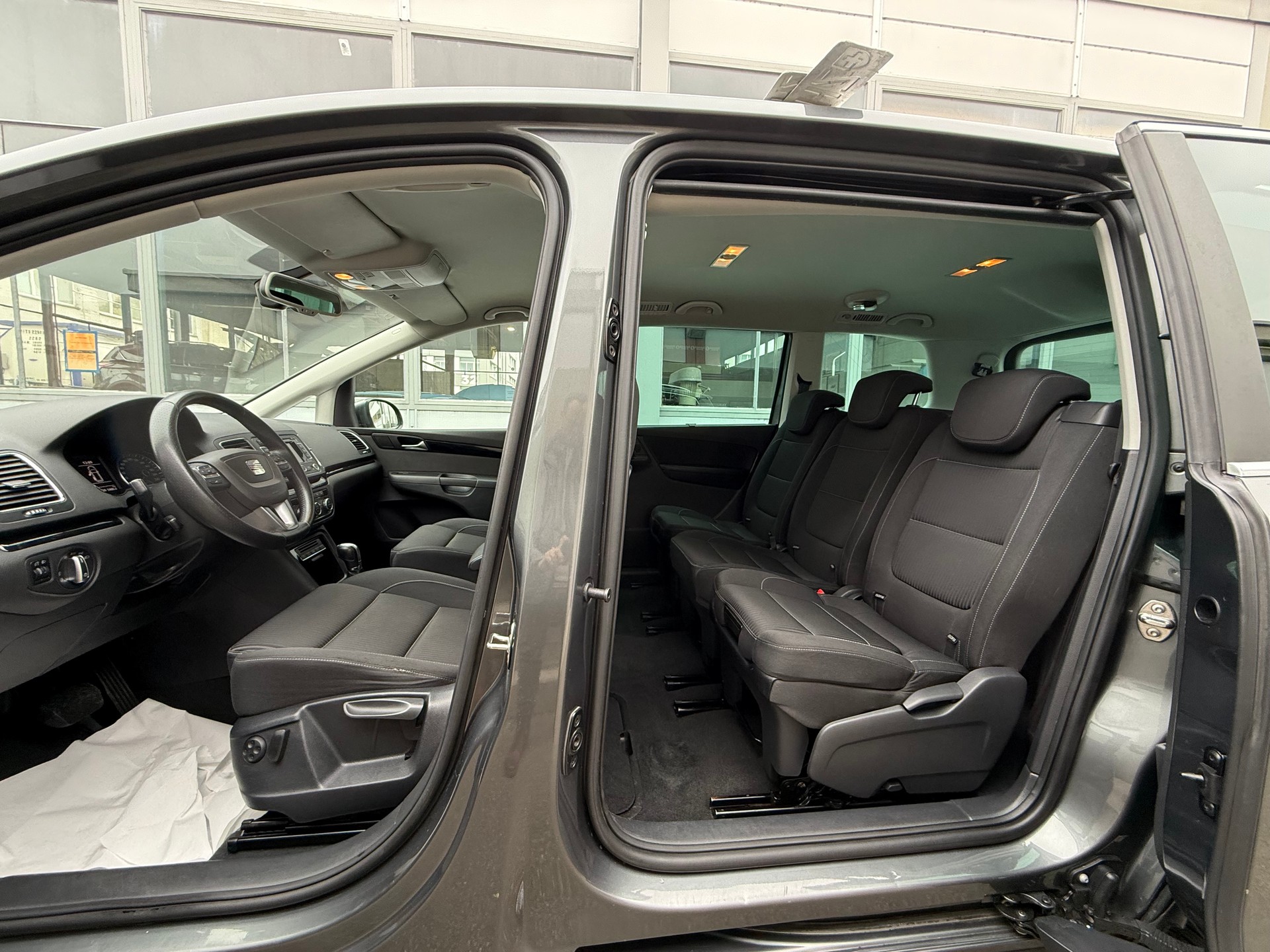 SEAT Alhambra 2.0 TDI Style DSG *1.st Erster Hand CH 7 Plätzer *Automat *Tempomat *Klimaautomat v+h *Start/Stop *Einparkhilfe-image-10