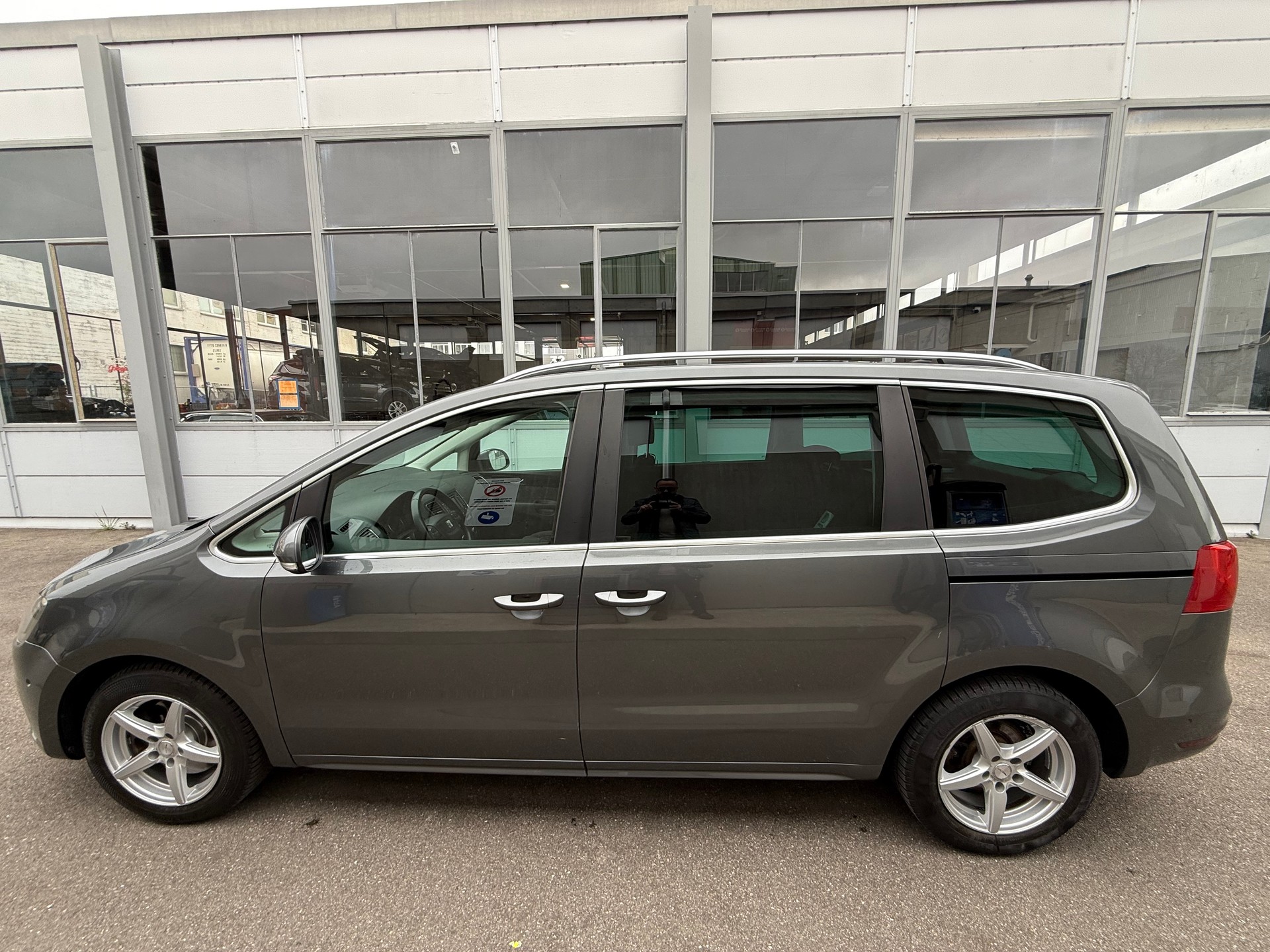 SEAT Alhambra 2.0 TDI Style DSG *1.st Erster Hand CH 7 Plätzer *Automat *Tempomat *Klimaautomat v+h *Start/Stop *Einparkhilfe-image-7