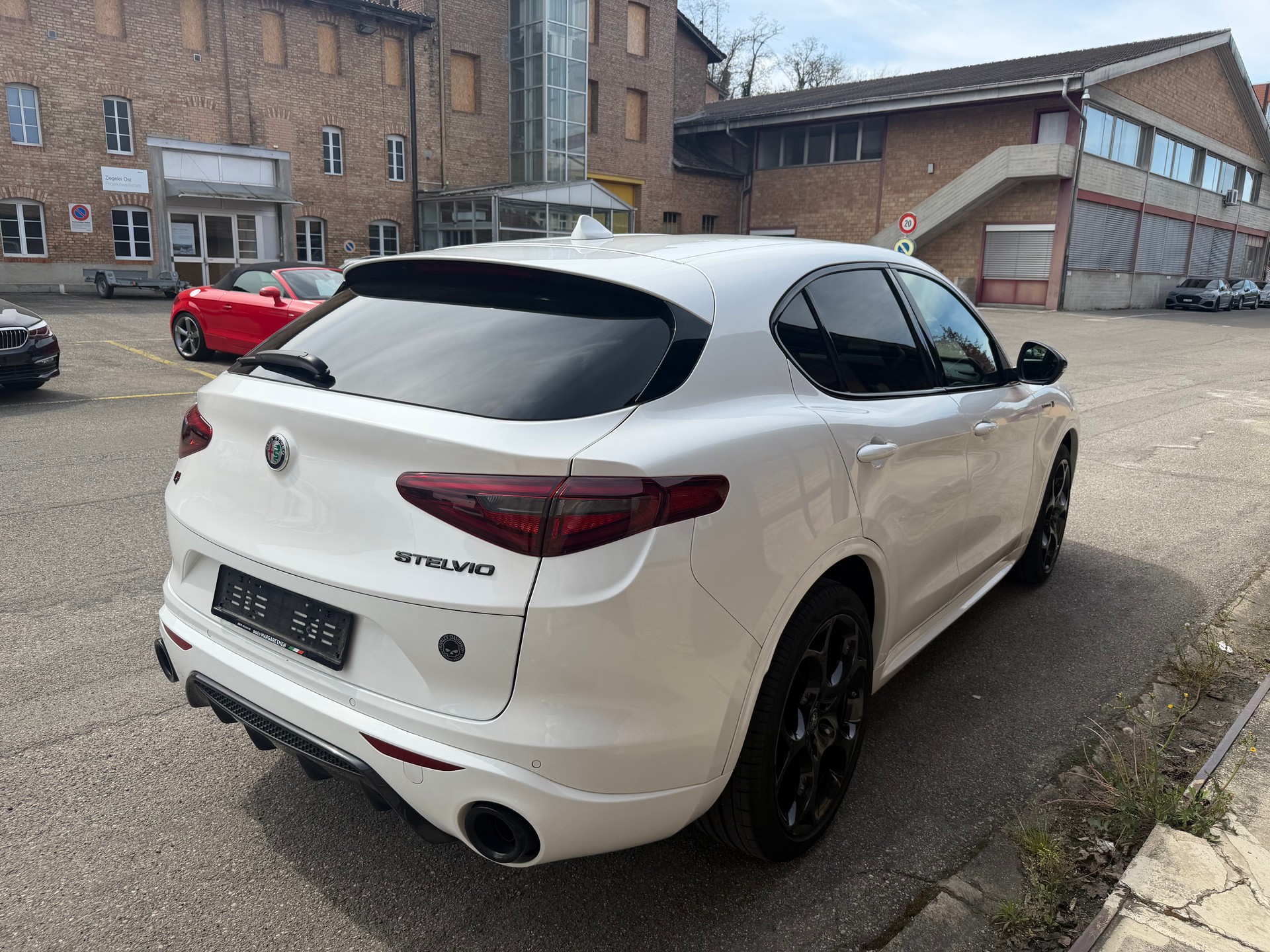 ALFA ROMEO Stelvio 2.0 Veloce Q4 Automatic-image-6